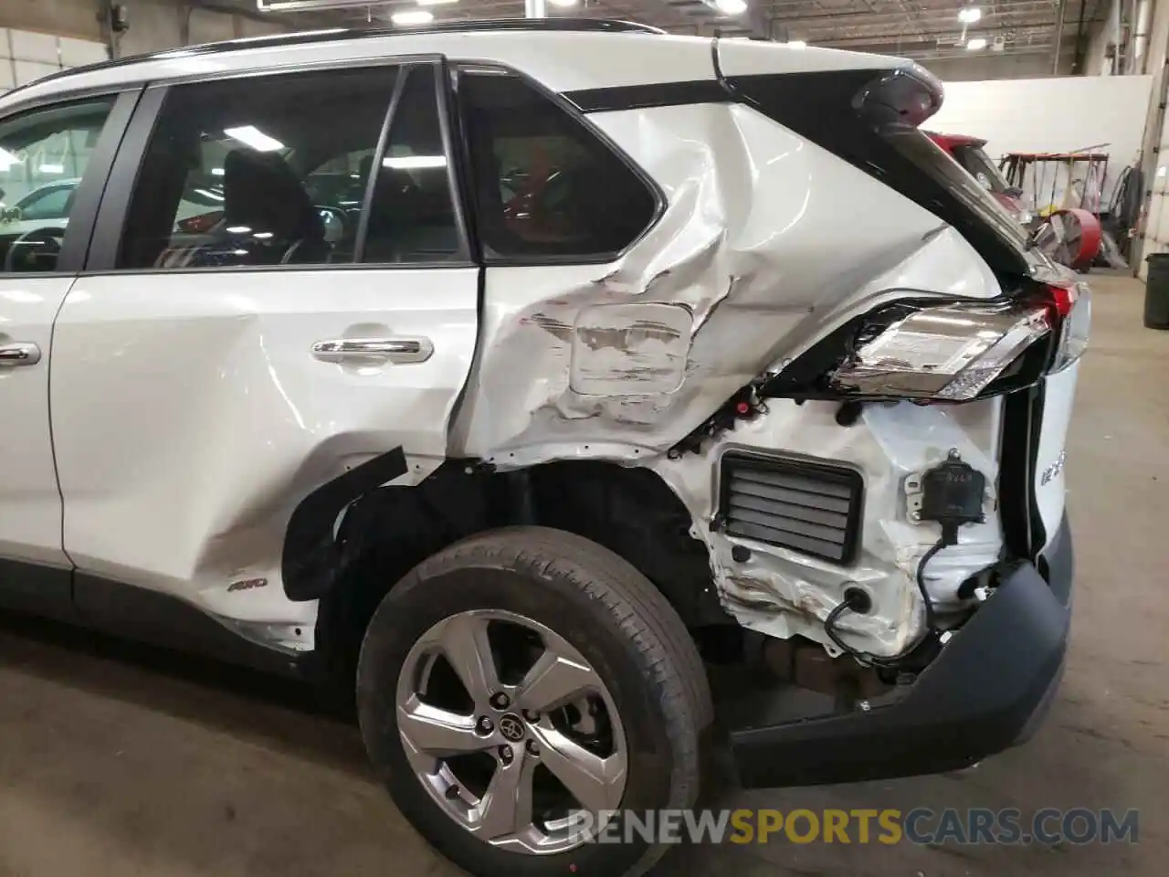 9 Photograph of a damaged car 4T3D6RFV0MU059400 TOYOTA RAV4 2021