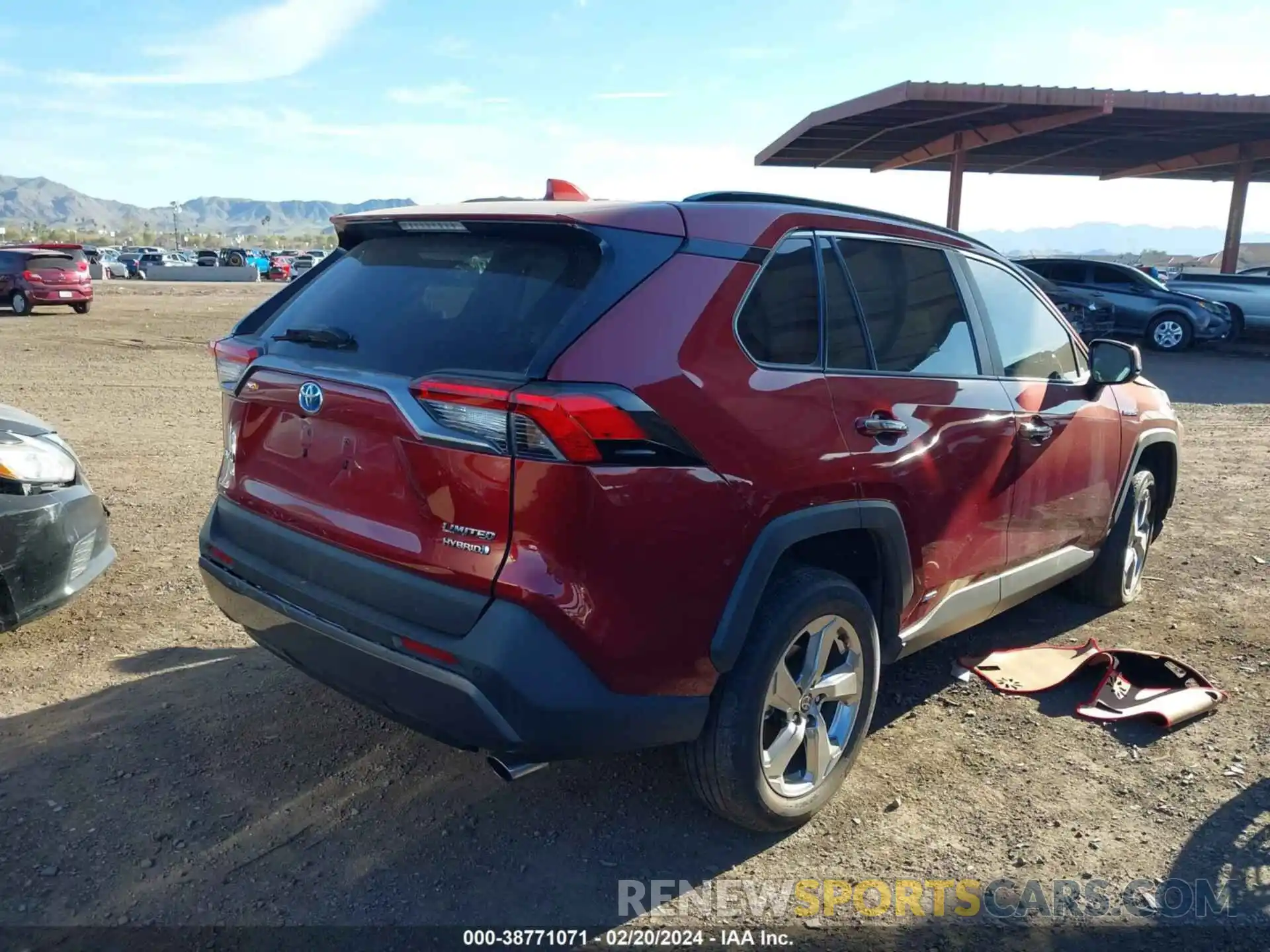 4 Photograph of a damaged car 4T3D6RFV0MU061728 TOYOTA RAV4 2021