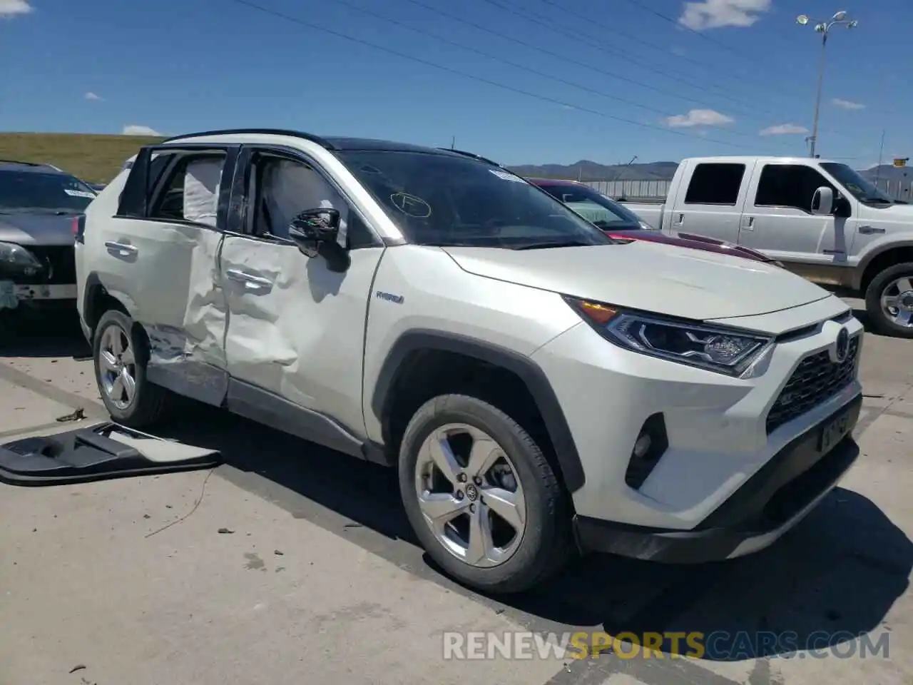 1 Photograph of a damaged car 4T3D6RFV1MU009878 TOYOTA RAV4 2021