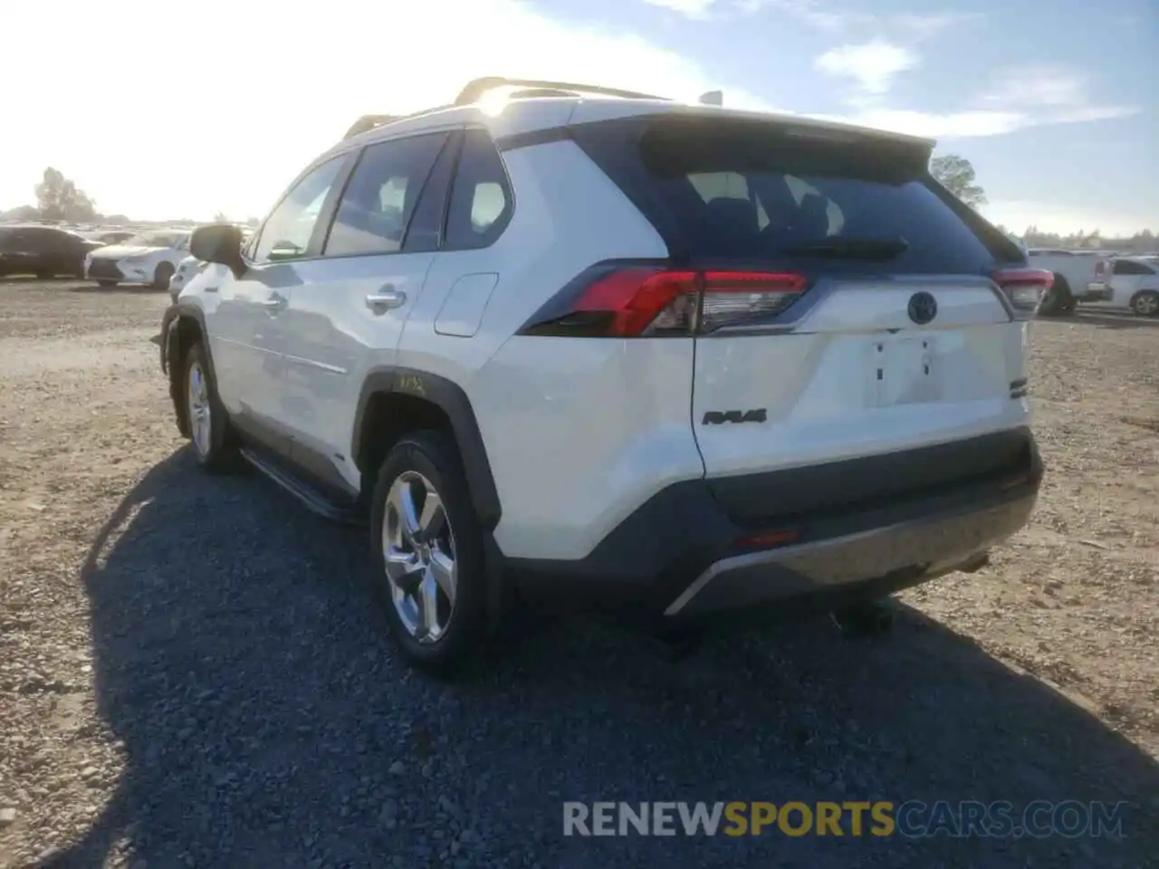 3 Photograph of a damaged car 4T3D6RFV1MU039088 TOYOTA RAV4 2021