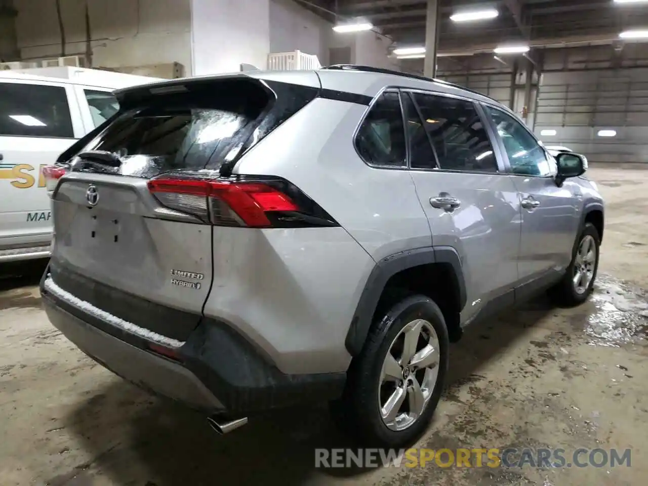 4 Photograph of a damaged car 4T3D6RFV1MU060619 TOYOTA RAV4 2021