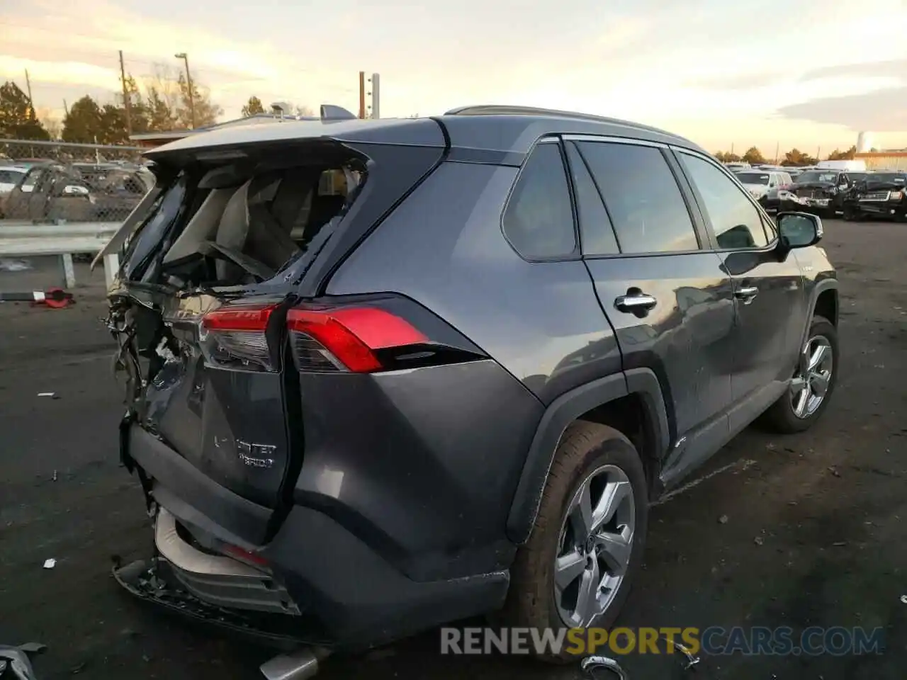 4 Photograph of a damaged car 4T3D6RFV2MU059964 TOYOTA RAV4 2021