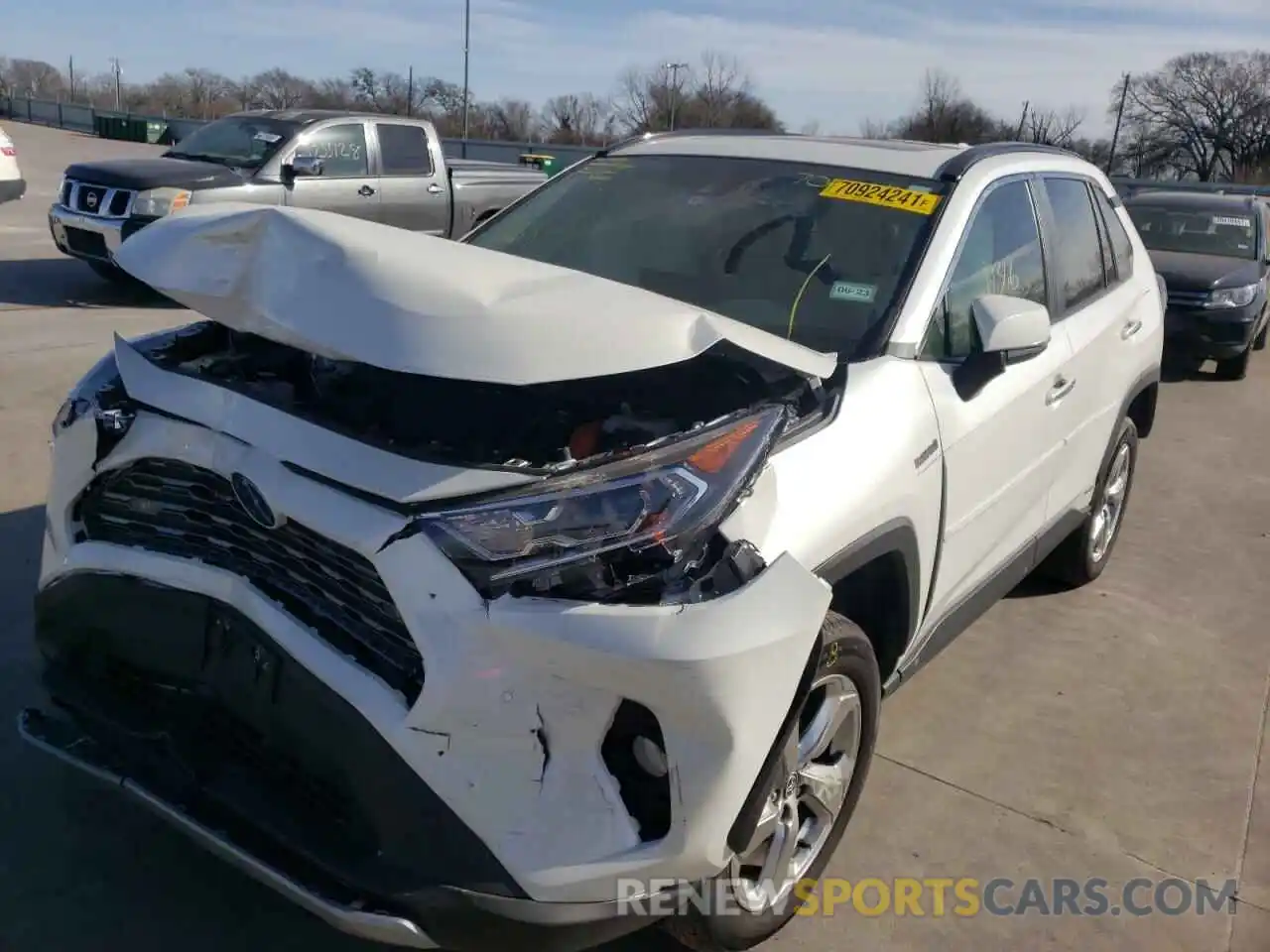 2 Photograph of a damaged car 4T3D6RFV3MU043272 TOYOTA RAV4 2021