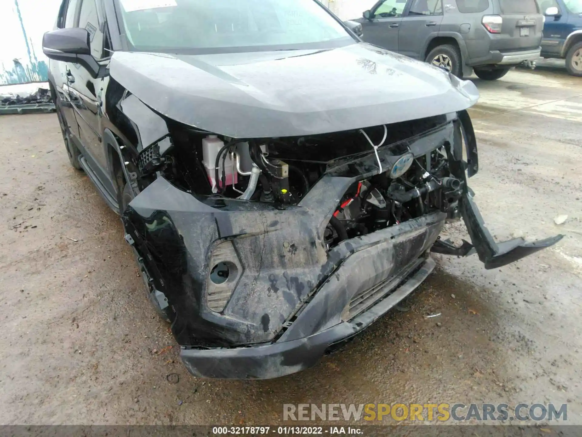 6 Photograph of a damaged car 4T3D6RFV3MU045152 TOYOTA RAV4 2021