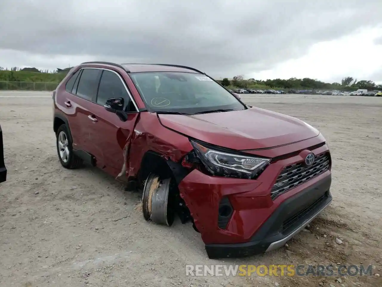 1 Photograph of a damaged car 4T3D6RFV3MU055325 TOYOTA RAV4 2021