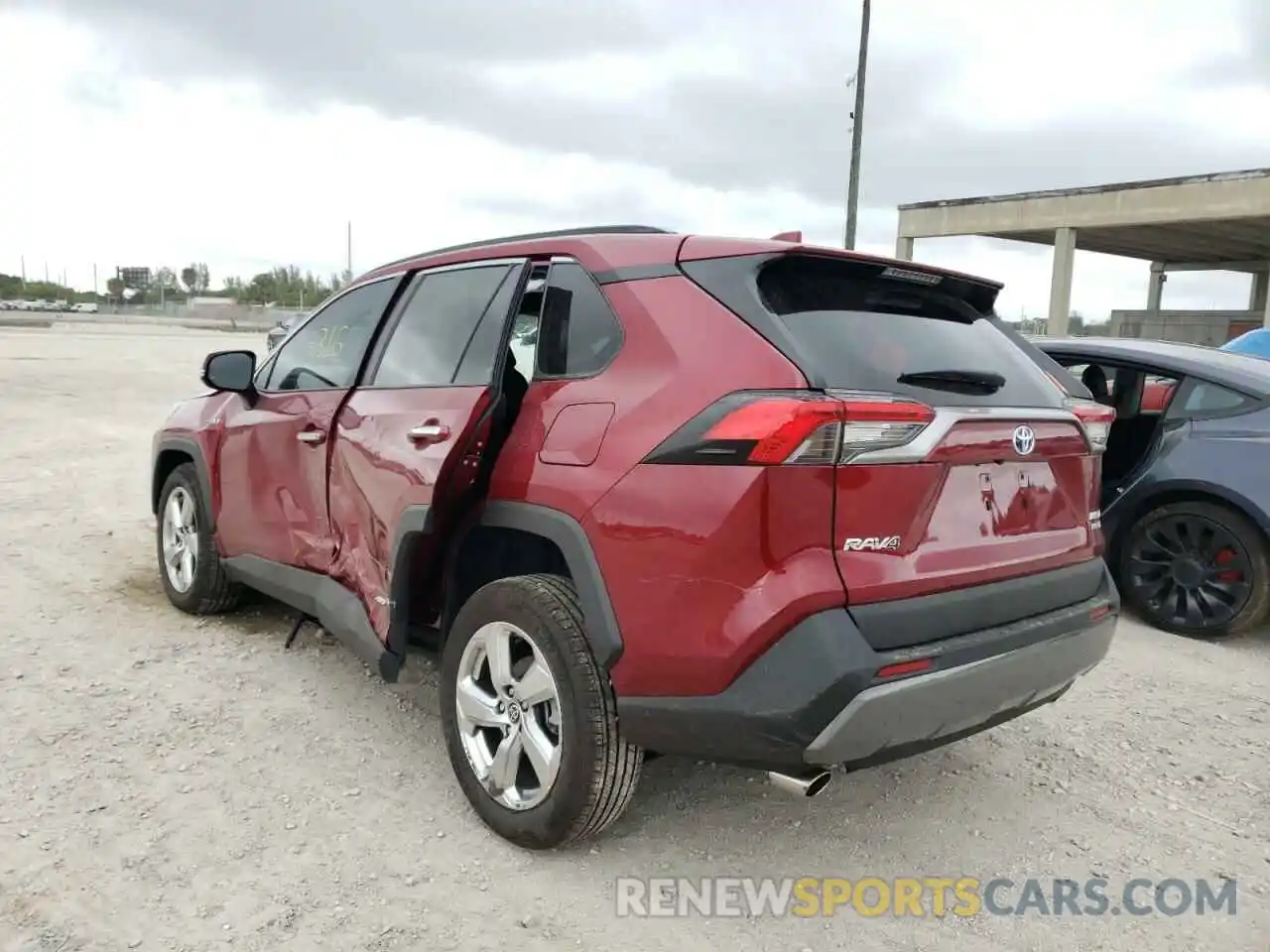 3 Photograph of a damaged car 4T3D6RFV3MU055325 TOYOTA RAV4 2021