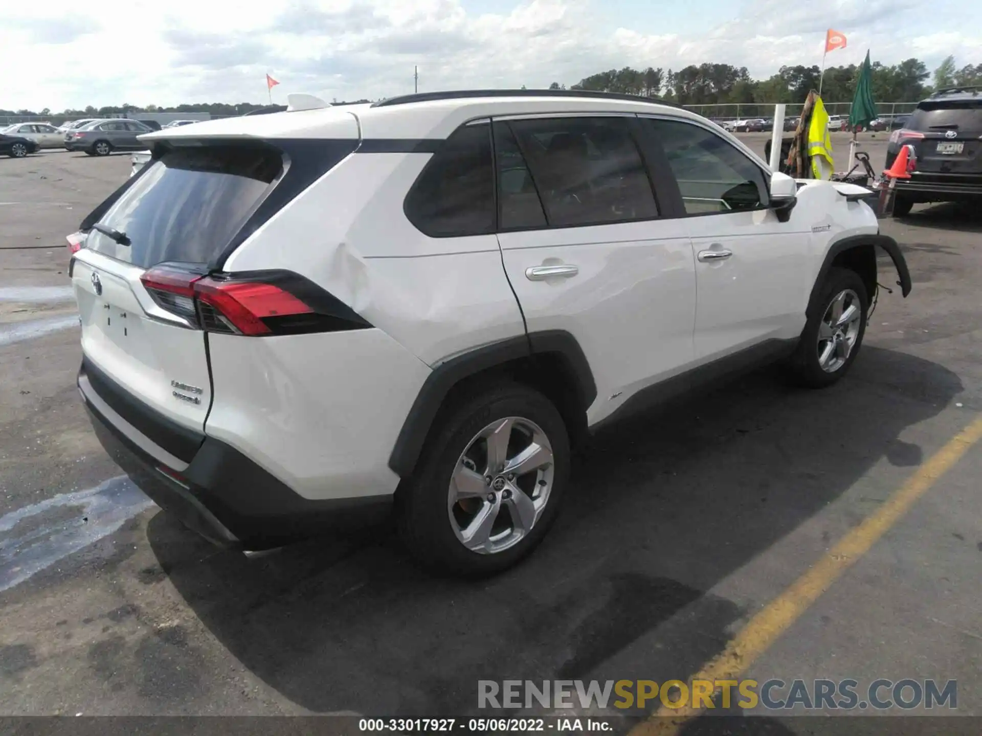 4 Photograph of a damaged car 4T3D6RFV3MU059679 TOYOTA RAV4 2021