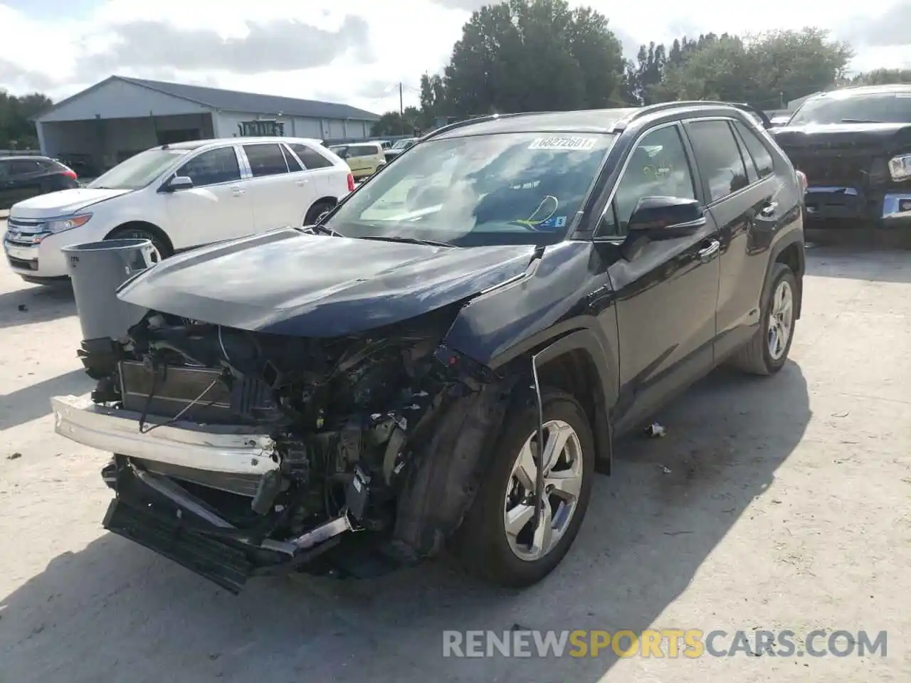 2 Photograph of a damaged car 4T3D6RFV4MU010538 TOYOTA RAV4 2021