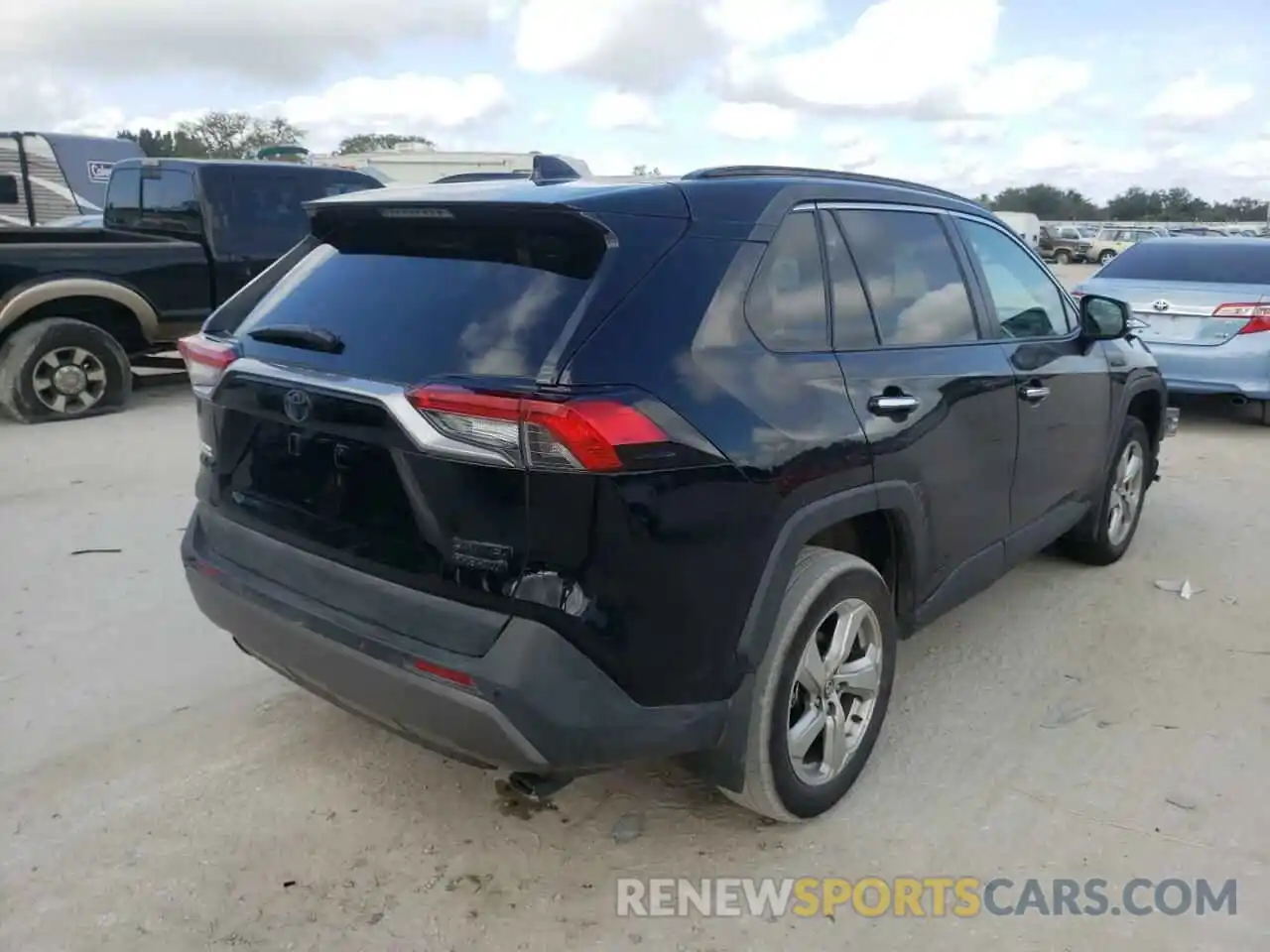 4 Photograph of a damaged car 4T3D6RFV4MU010538 TOYOTA RAV4 2021