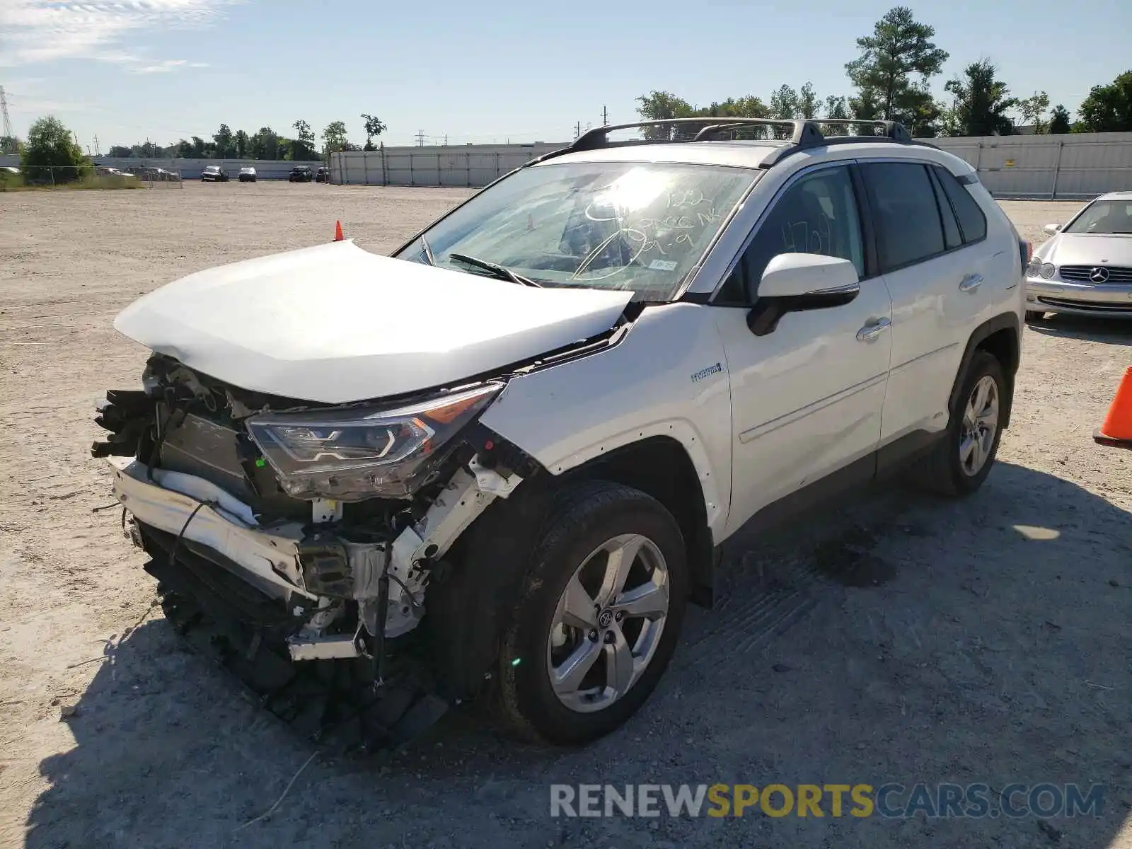 2 Photograph of a damaged car 4T3D6RFV4MU011592 TOYOTA RAV4 2021