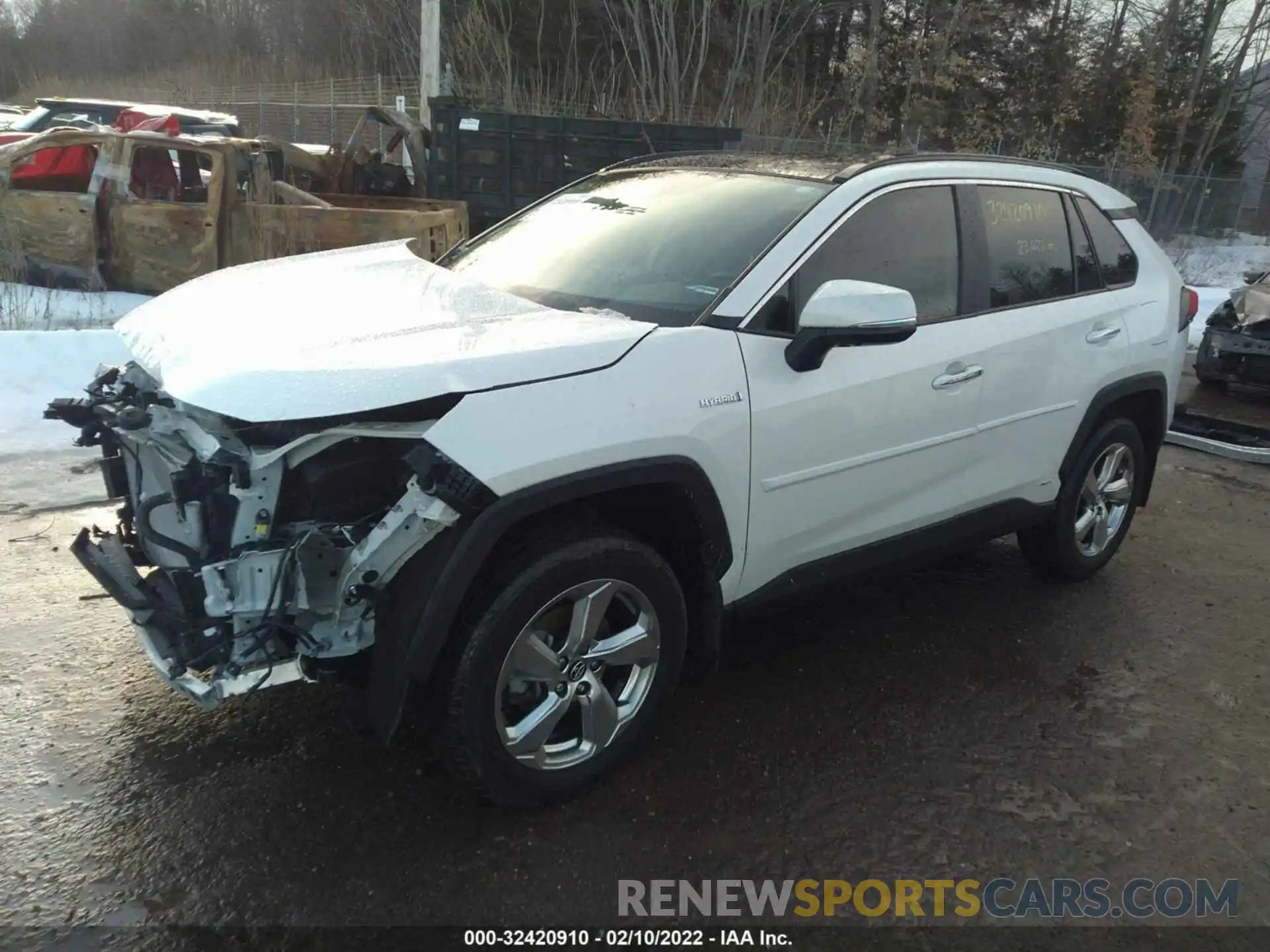 2 Photograph of a damaged car 4T3D6RFV5MU020592 TOYOTA RAV4 2021