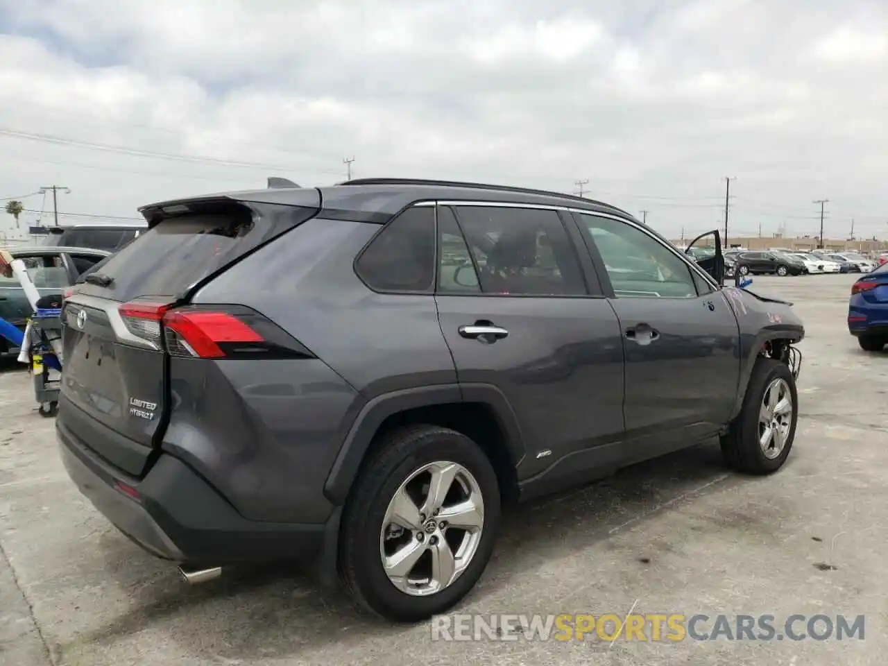 4 Photograph of a damaged car 4T3D6RFV5MU034704 TOYOTA RAV4 2021