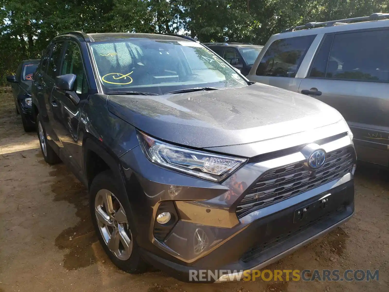 1 Photograph of a damaged car 4T3D6RFV5MU045959 TOYOTA RAV4 2021