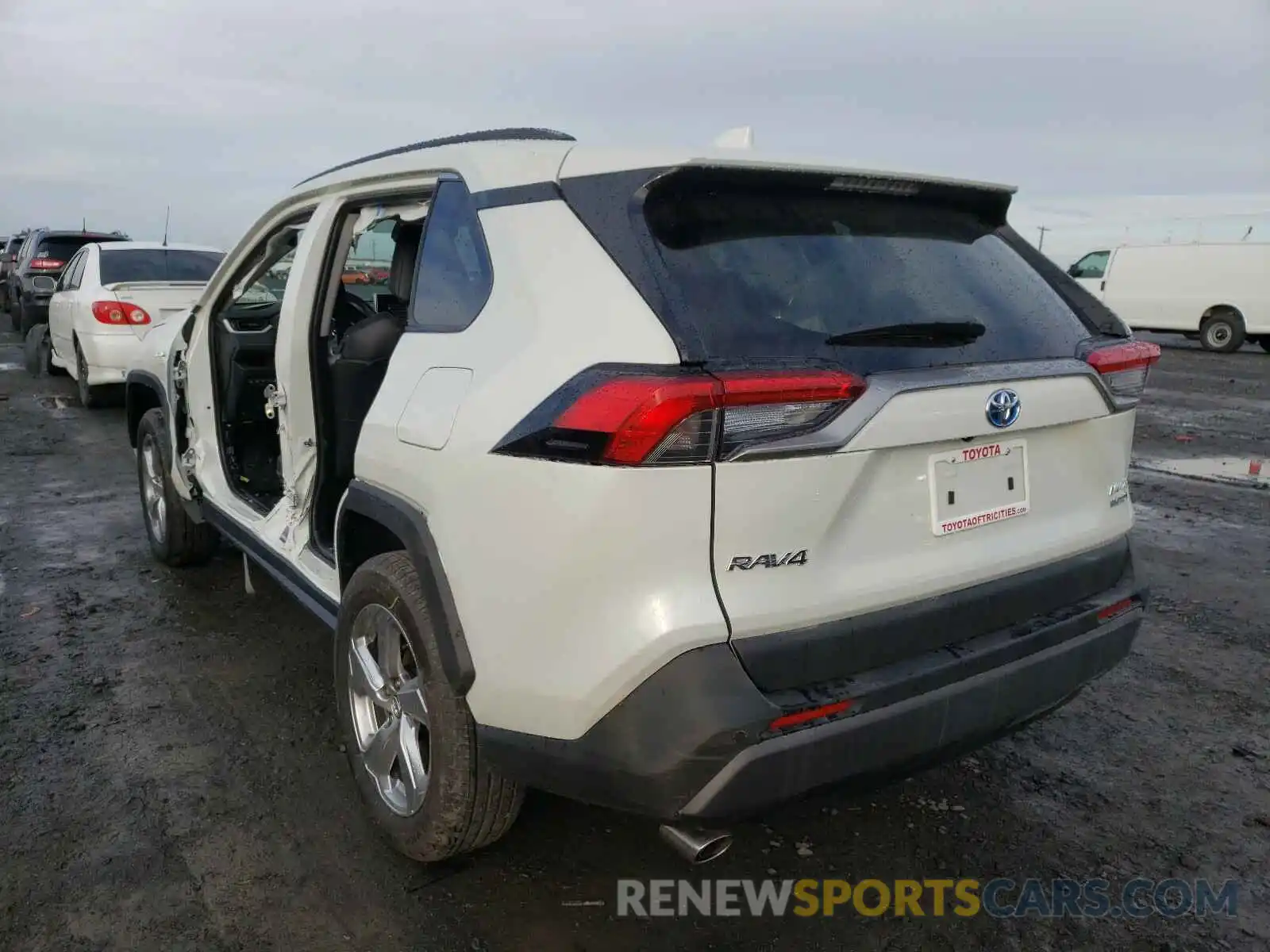 3 Photograph of a damaged car 4T3D6RFV6MU009102 TOYOTA RAV4 2021