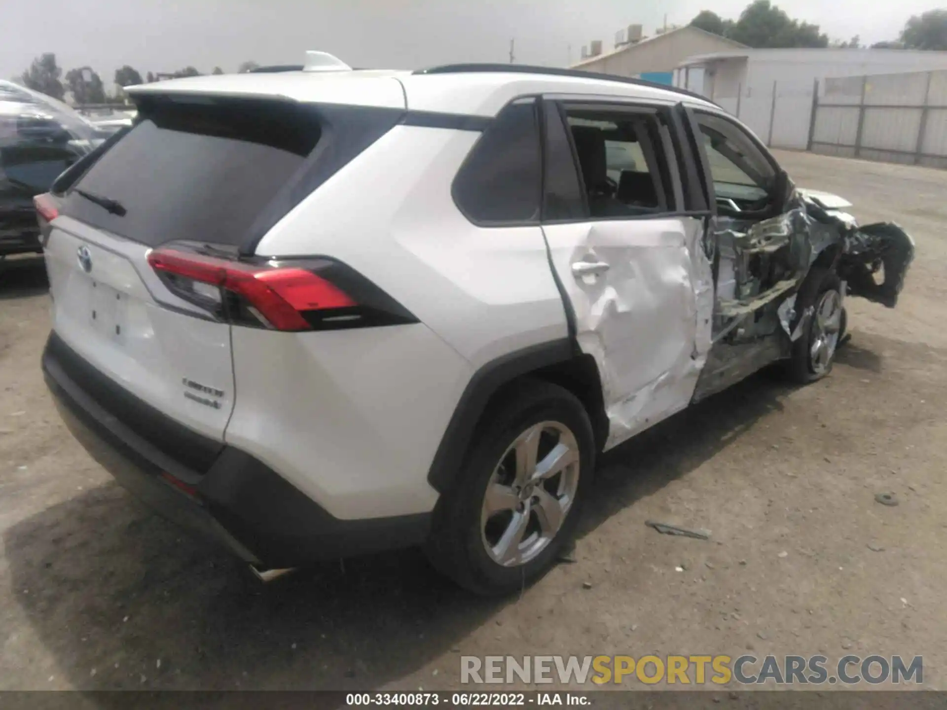 4 Photograph of a damaged car 4T3D6RFV6MU061121 TOYOTA RAV4 2021