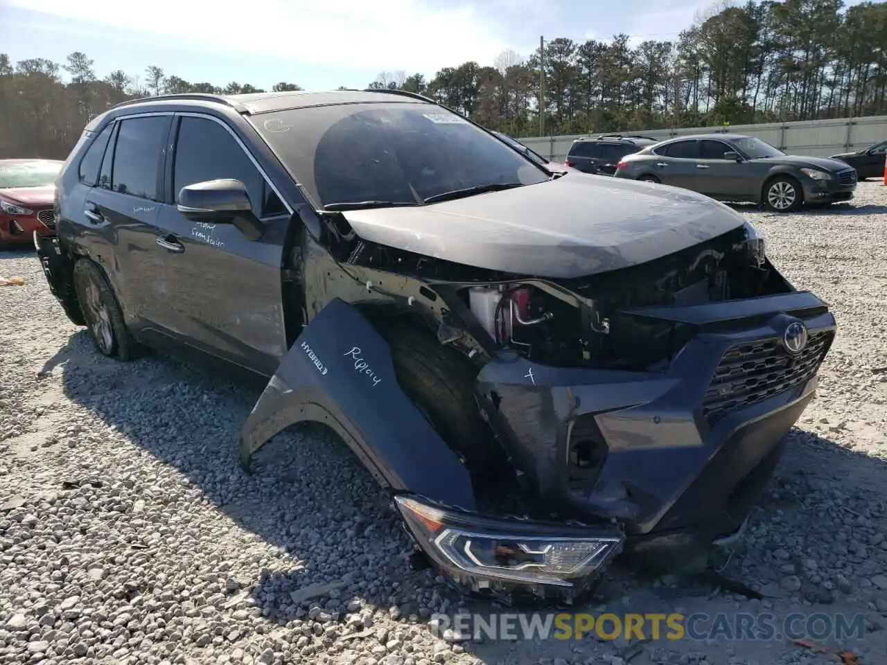 1 Photograph of a damaged car 4T3D6RFV6MU061815 TOYOTA RAV4 2021