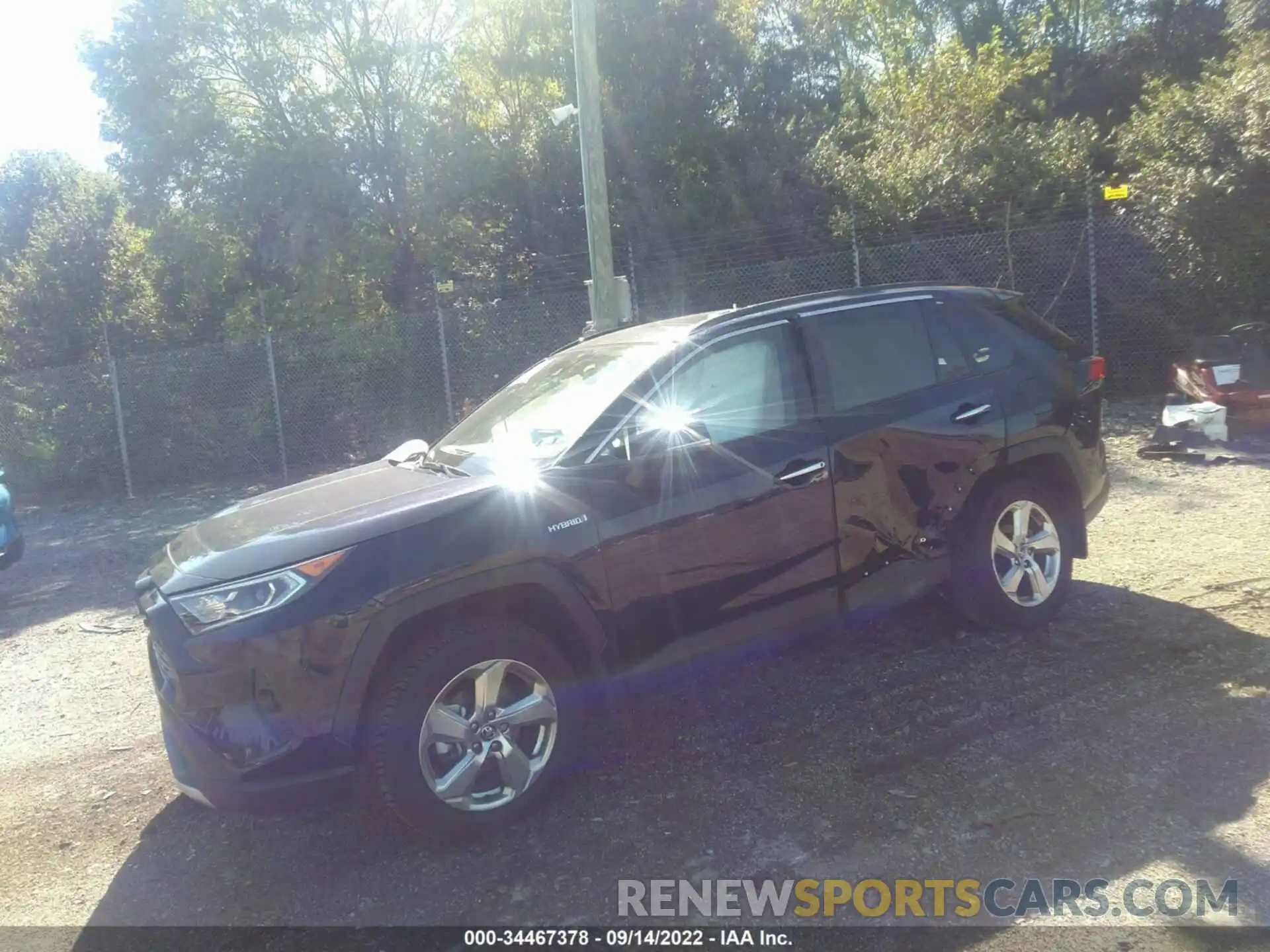 2 Photograph of a damaged car 4T3D6RFV7MU009724 TOYOTA RAV4 2021