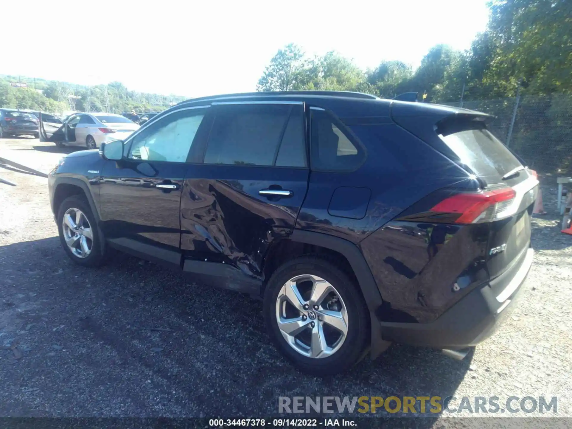 3 Photograph of a damaged car 4T3D6RFV7MU009724 TOYOTA RAV4 2021