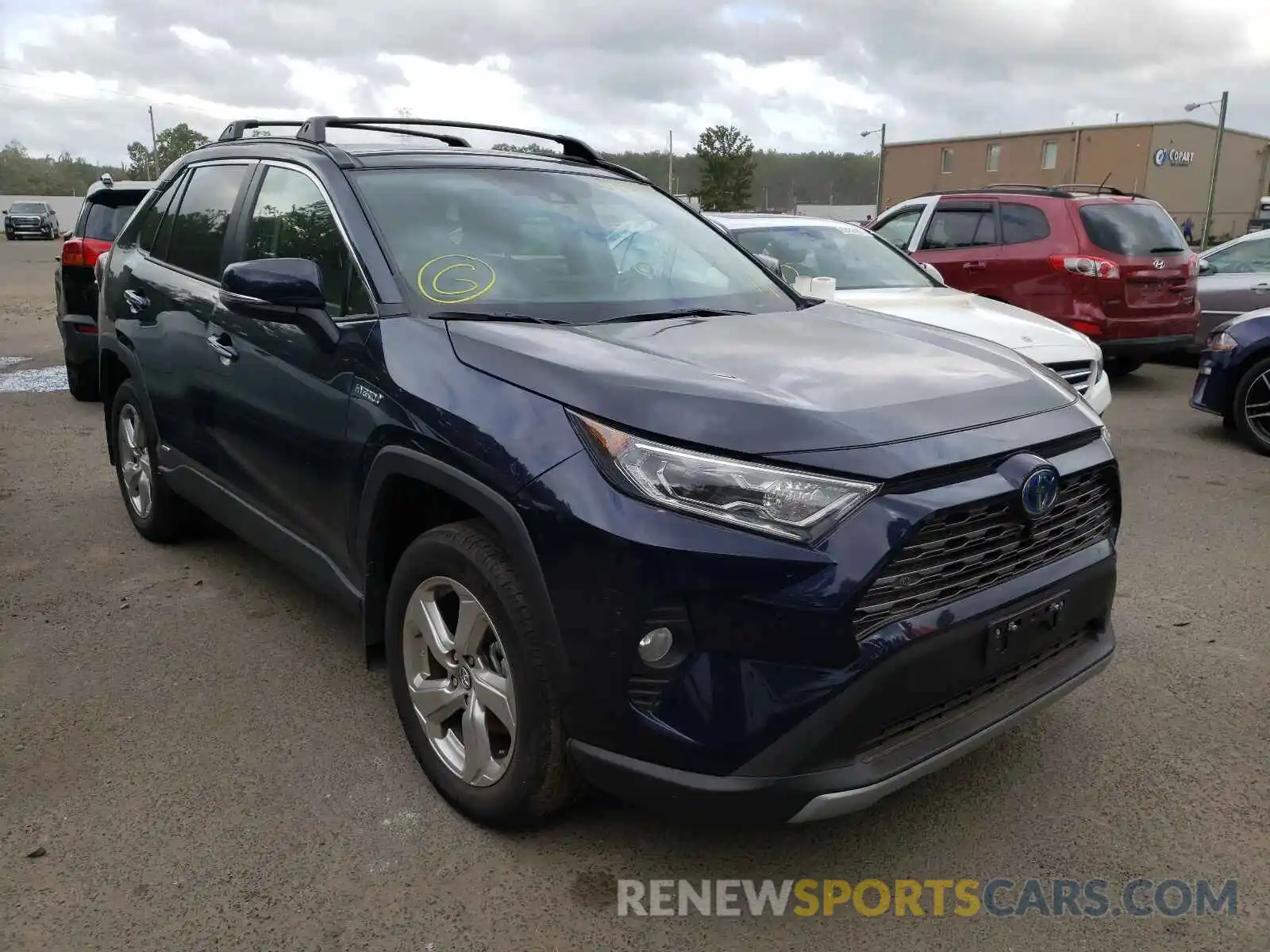 1 Photograph of a damaged car 4T3D6RFV8MU015225 TOYOTA RAV4 2021