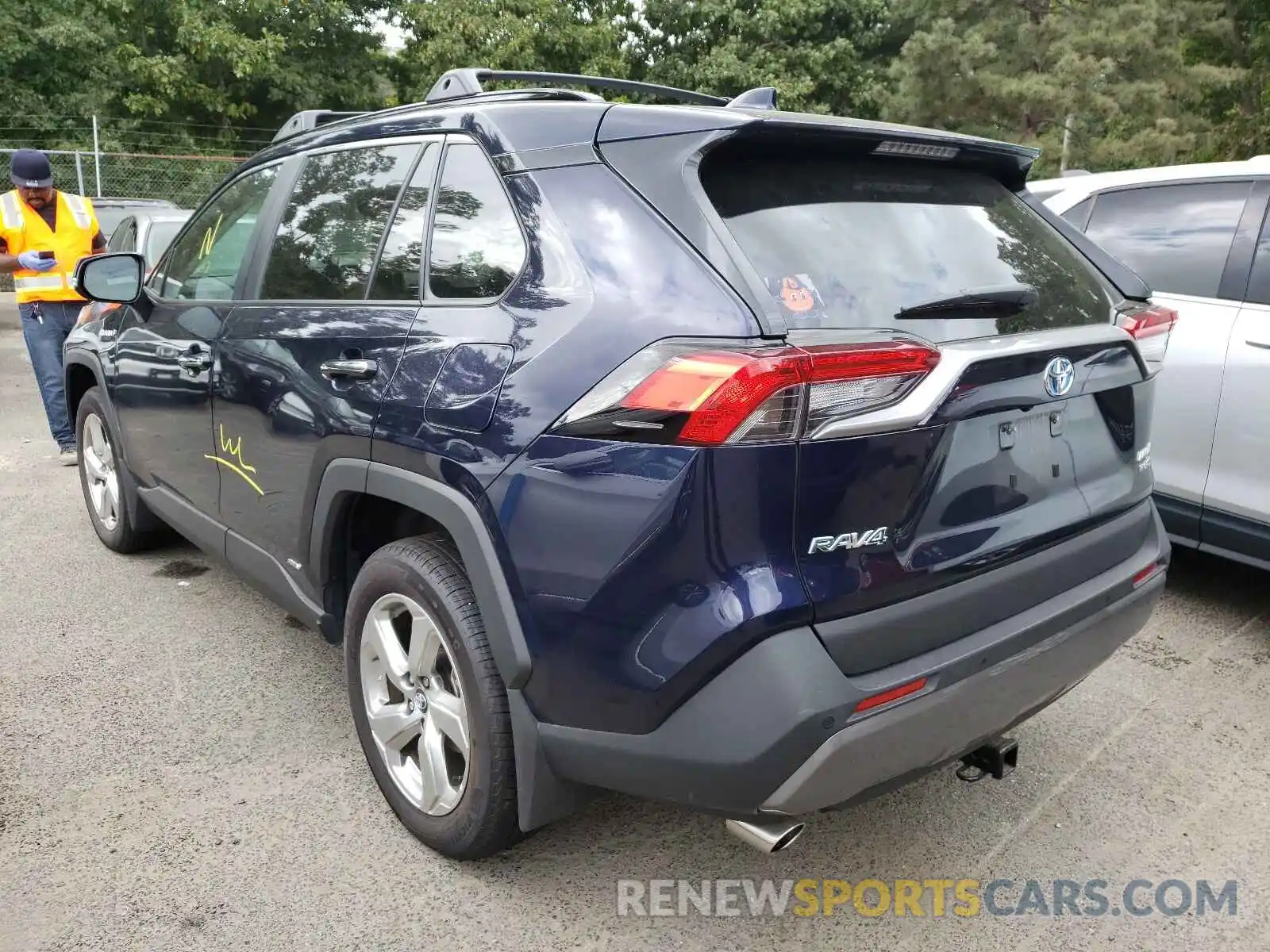 3 Photograph of a damaged car 4T3D6RFV8MU015225 TOYOTA RAV4 2021