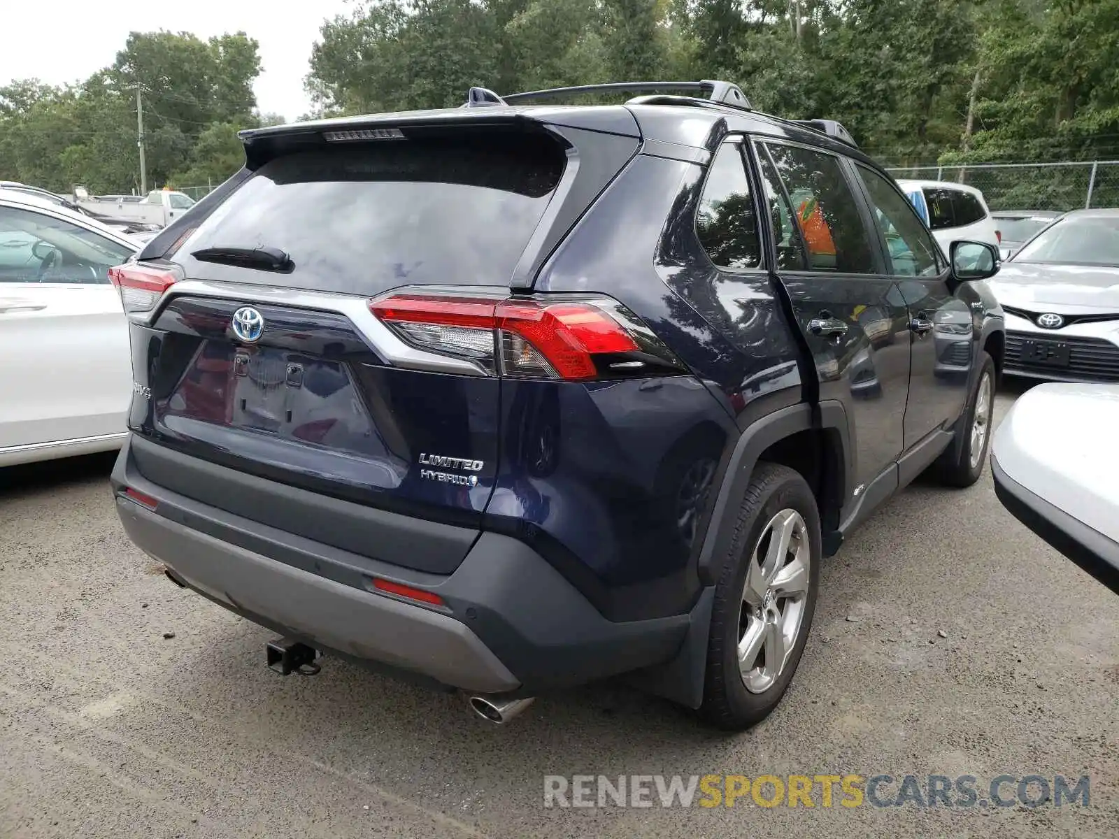 4 Photograph of a damaged car 4T3D6RFV8MU015225 TOYOTA RAV4 2021