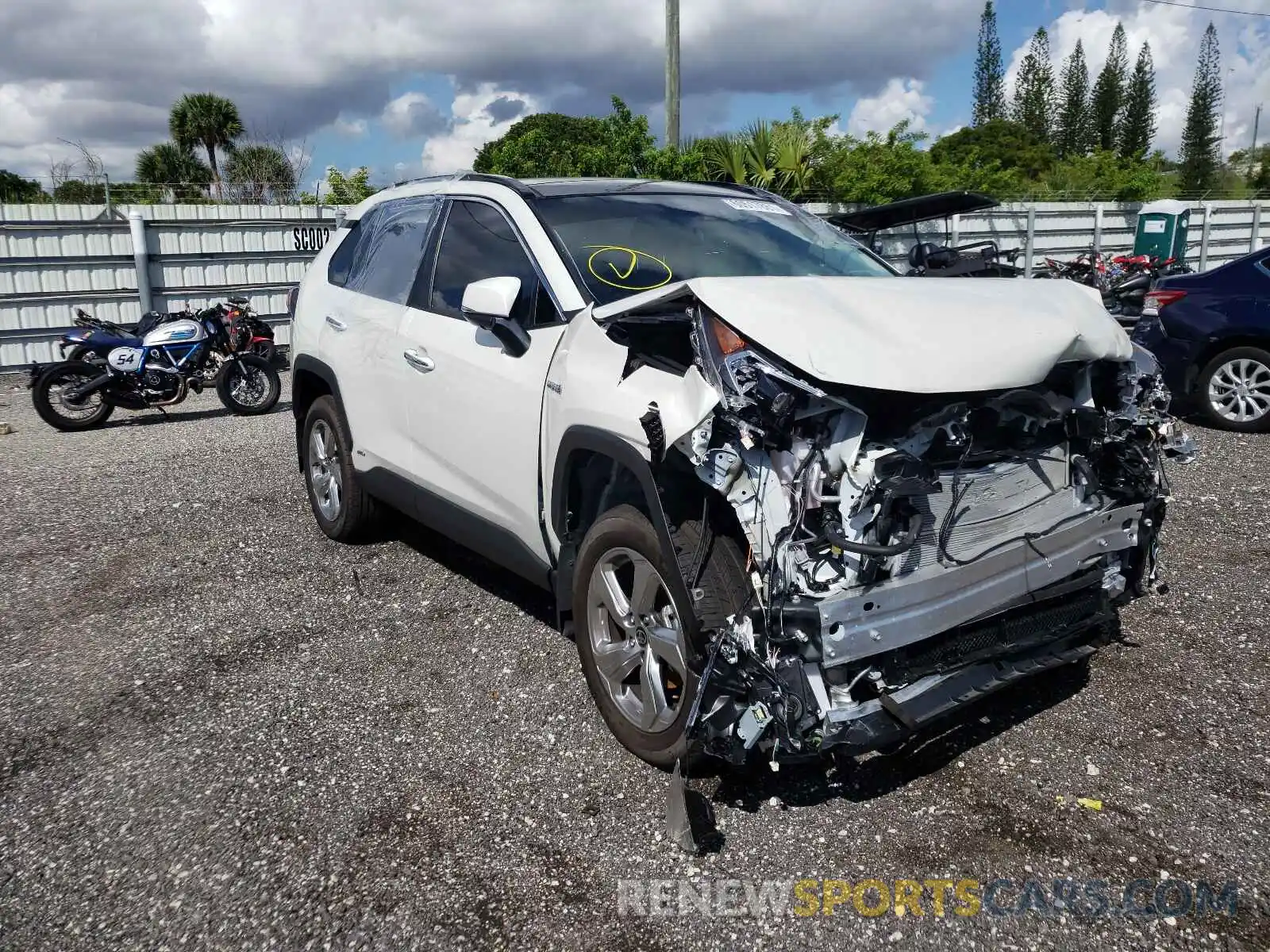 1 Photograph of a damaged car 4T3D6RFV8MU038469 TOYOTA RAV4 2021