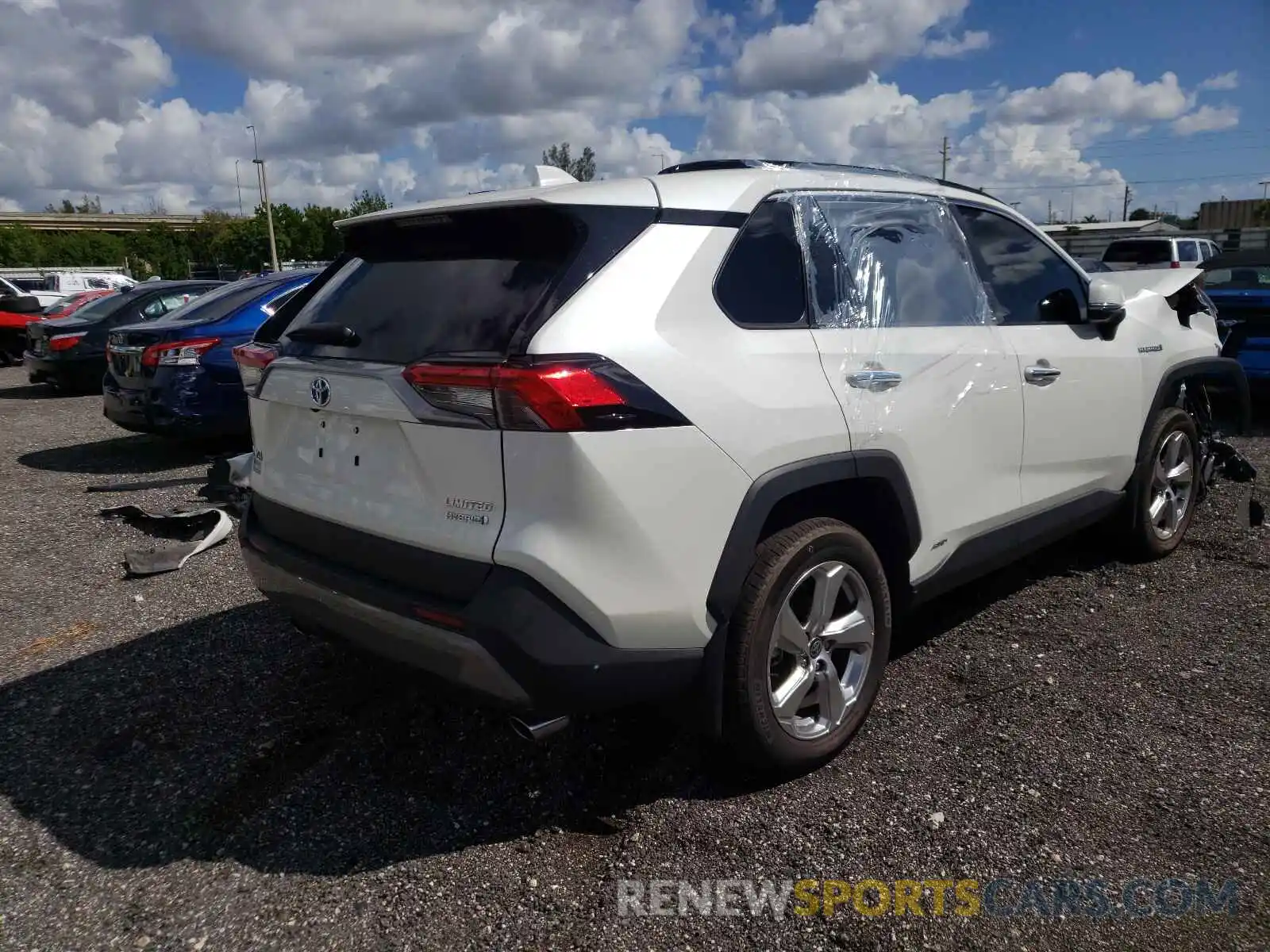 4 Photograph of a damaged car 4T3D6RFV8MU038469 TOYOTA RAV4 2021