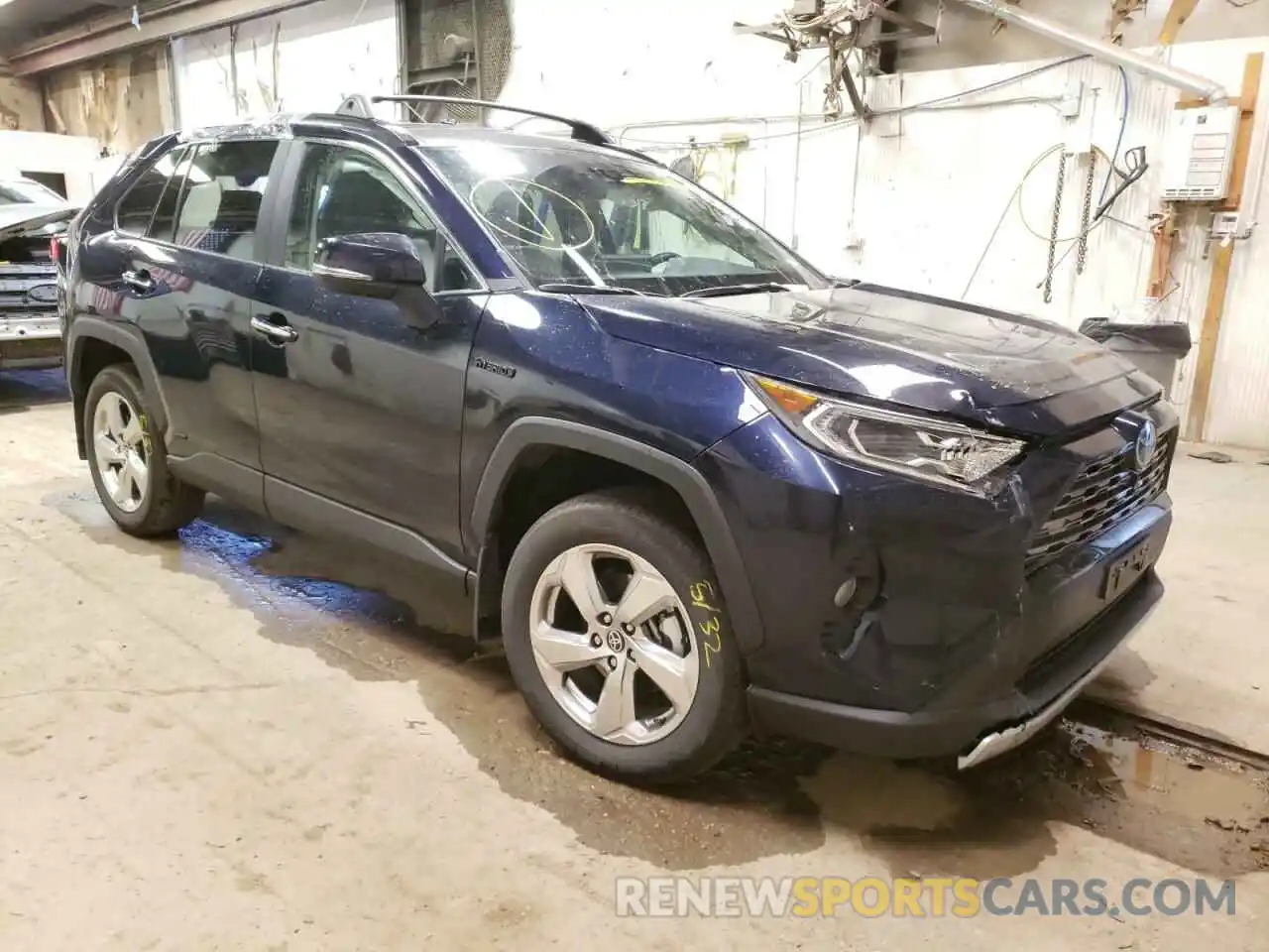 1 Photograph of a damaged car 4T3D6RFV9MU050565 TOYOTA RAV4 2021