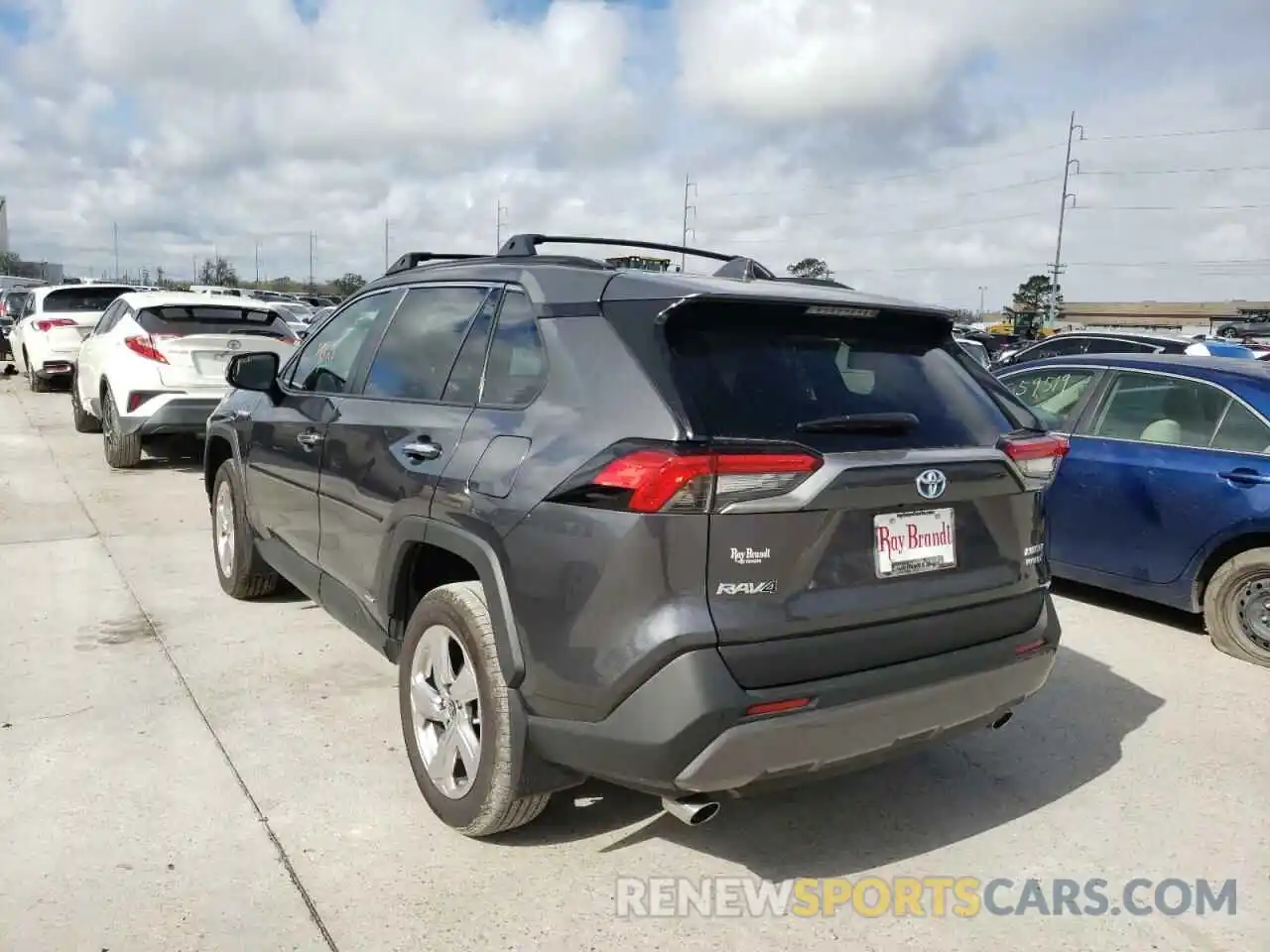 3 Photograph of a damaged car 4T3D6RFVXMU058609 TOYOTA RAV4 2021