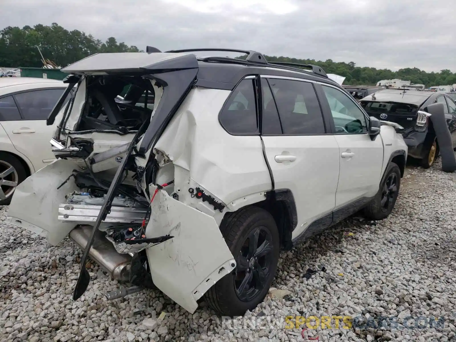 4 Photograph of a damaged car 4T3E6RFV0MU030287 TOYOTA RAV4 2021