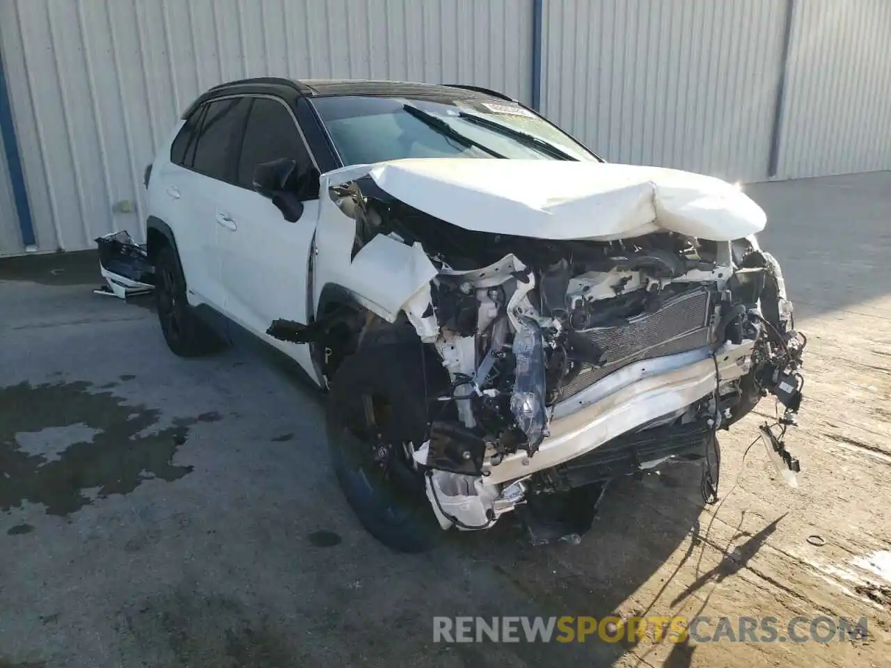 1 Photograph of a damaged car 4T3E6RFV1MU024322 TOYOTA RAV4 2021