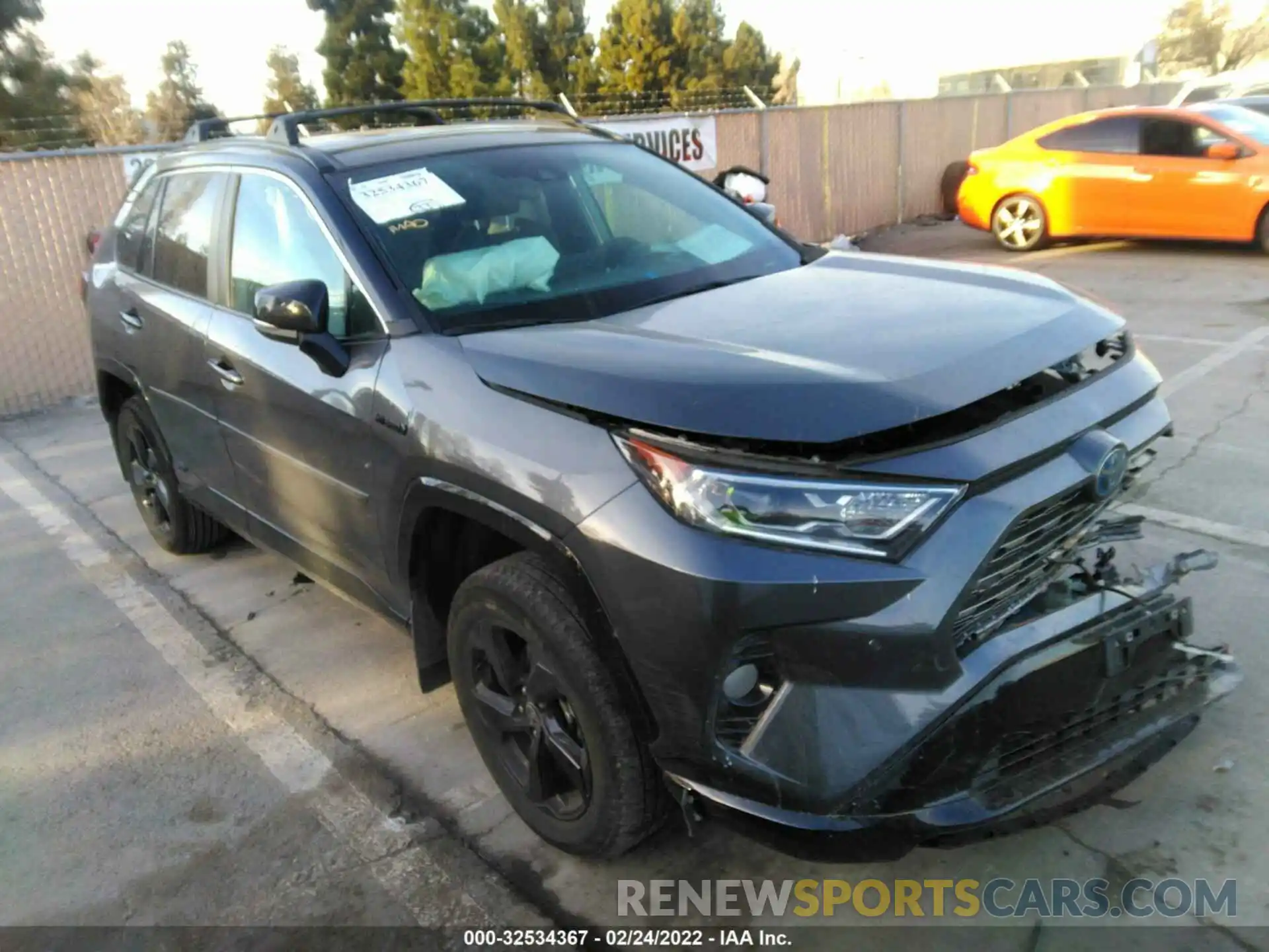 1 Фотография поврежденного автомобиля 4T3E6RFV1MU030461 TOYOTA RAV4 2021