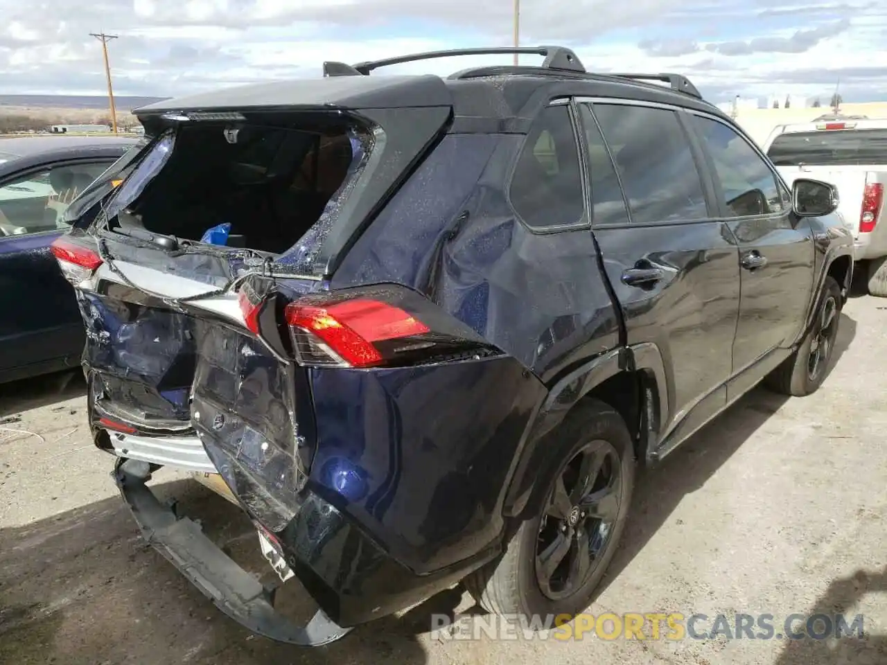 4 Photograph of a damaged car 4T3E6RFV2MU044482 TOYOTA RAV4 2021