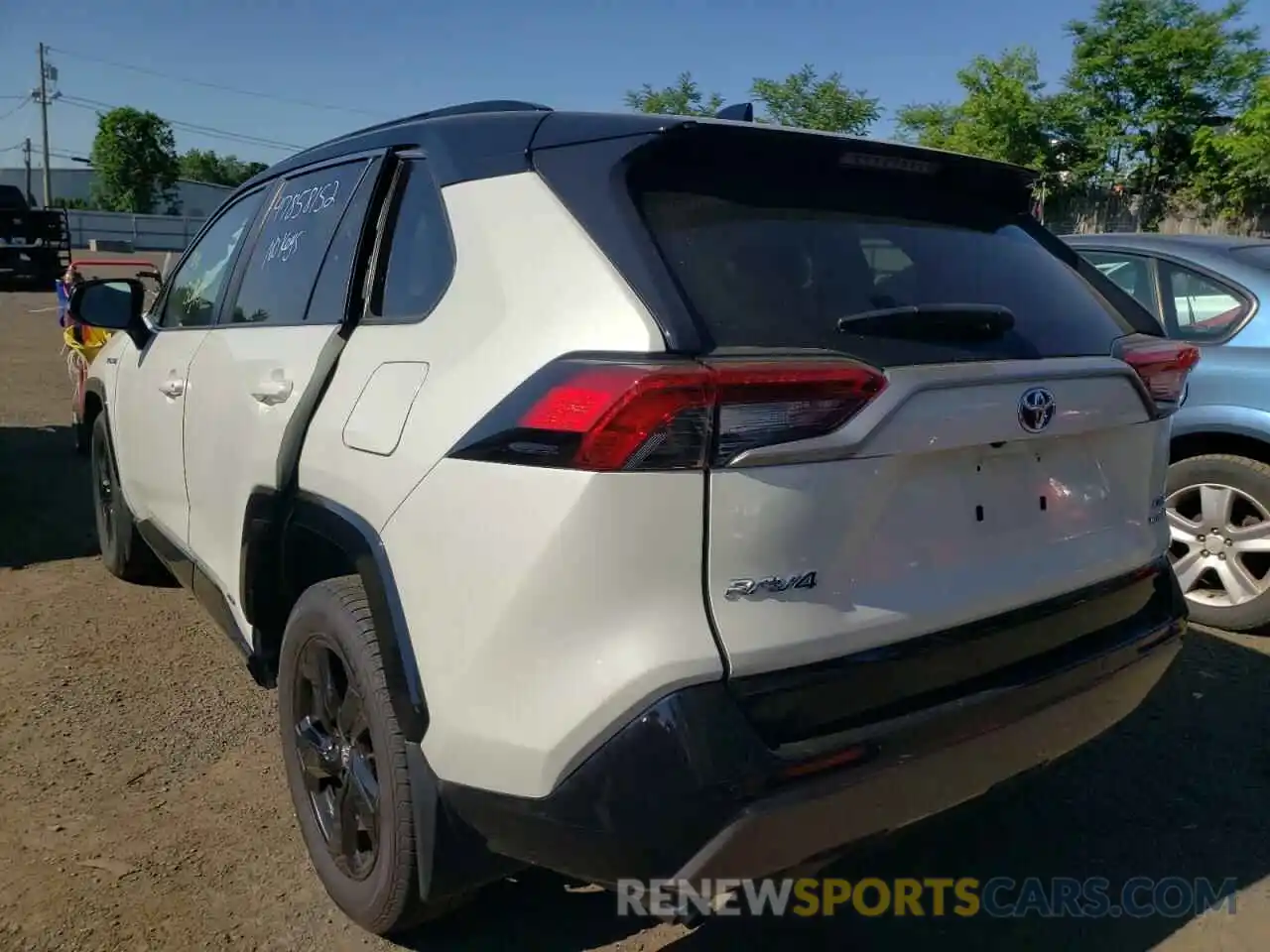 3 Photograph of a damaged car 4T3E6RFV4MU015629 TOYOTA RAV4 2021