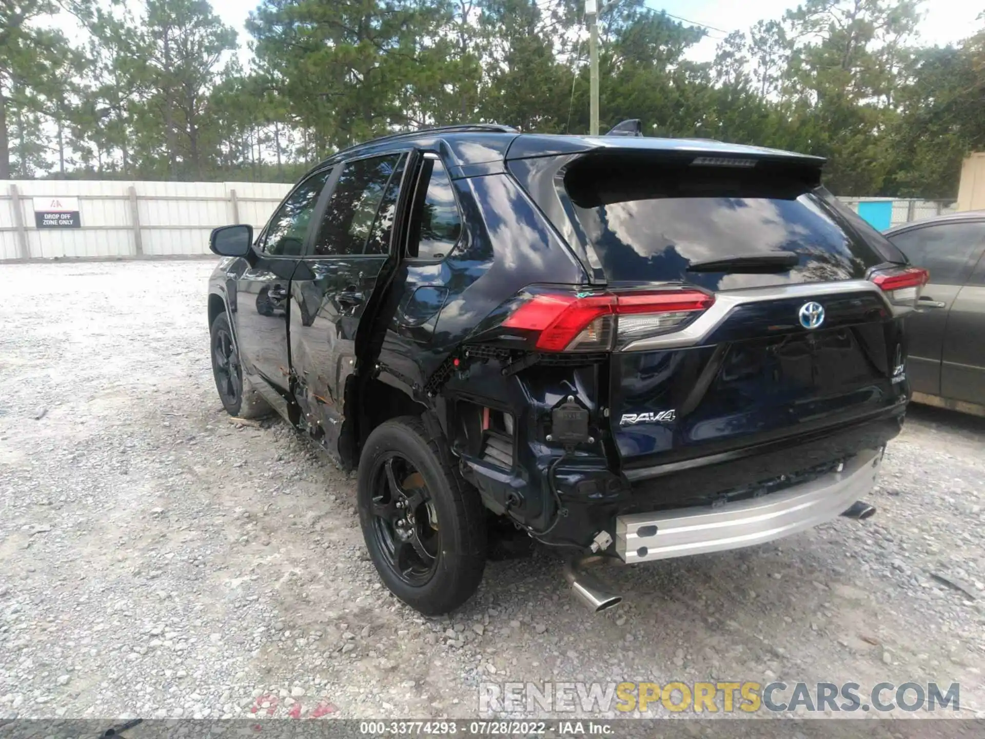 3 Photograph of a damaged car 4T3E6RFV5MU050440 TOYOTA RAV4 2021