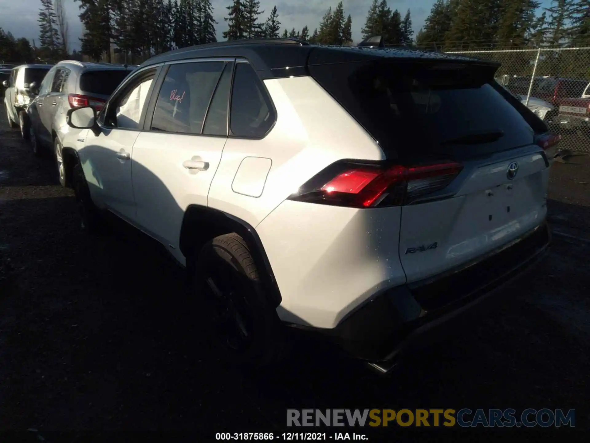 3 Photograph of a damaged car 4T3E6RFV7MU032537 TOYOTA RAV4 2021