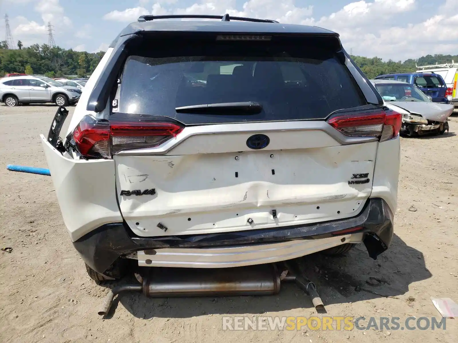 9 Photograph of a damaged car 4T3E6RFV7MU042050 TOYOTA RAV4 2021