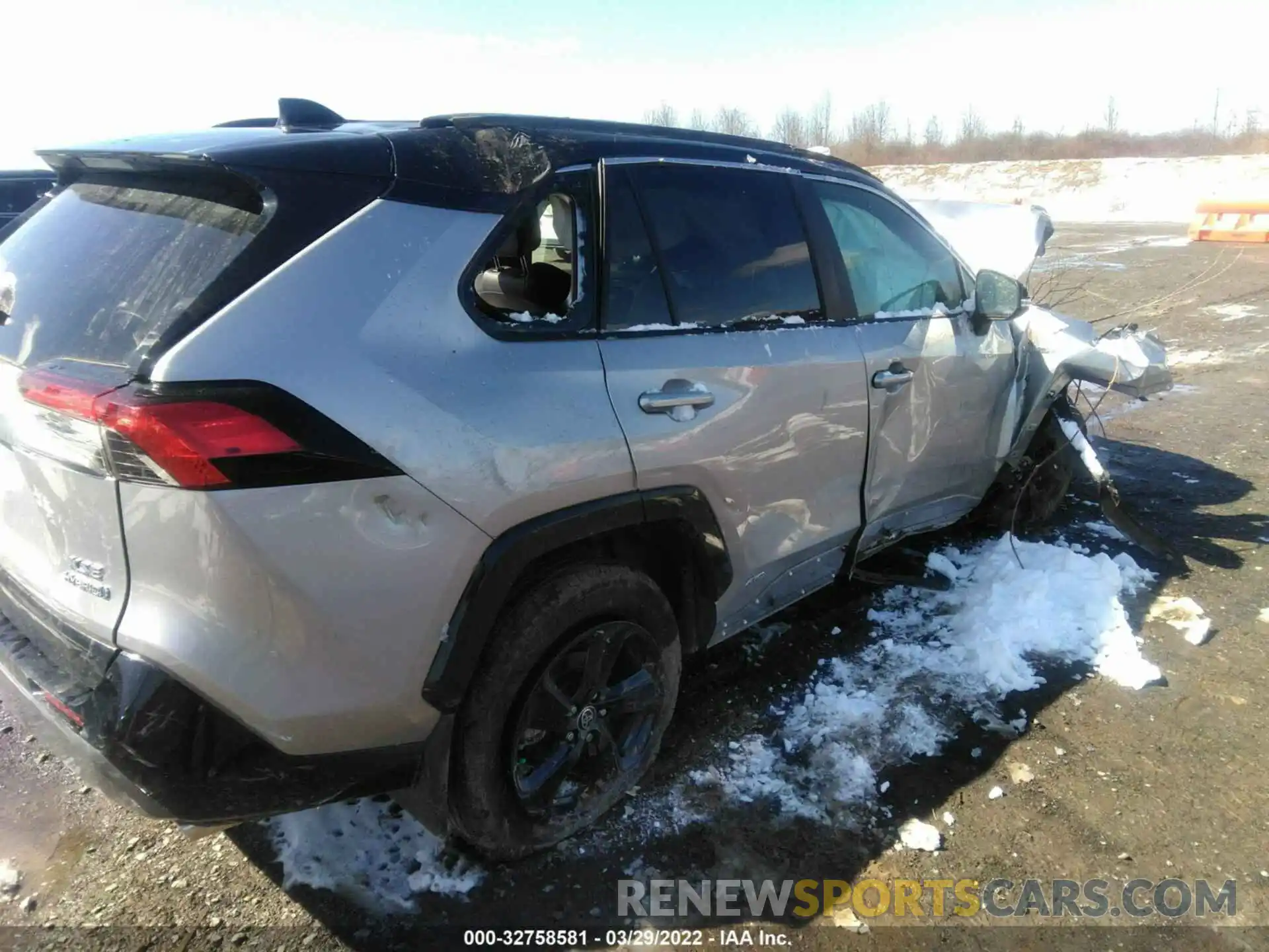 4 Photograph of a damaged car 4T3E6RFV7MU052027 TOYOTA RAV4 2021