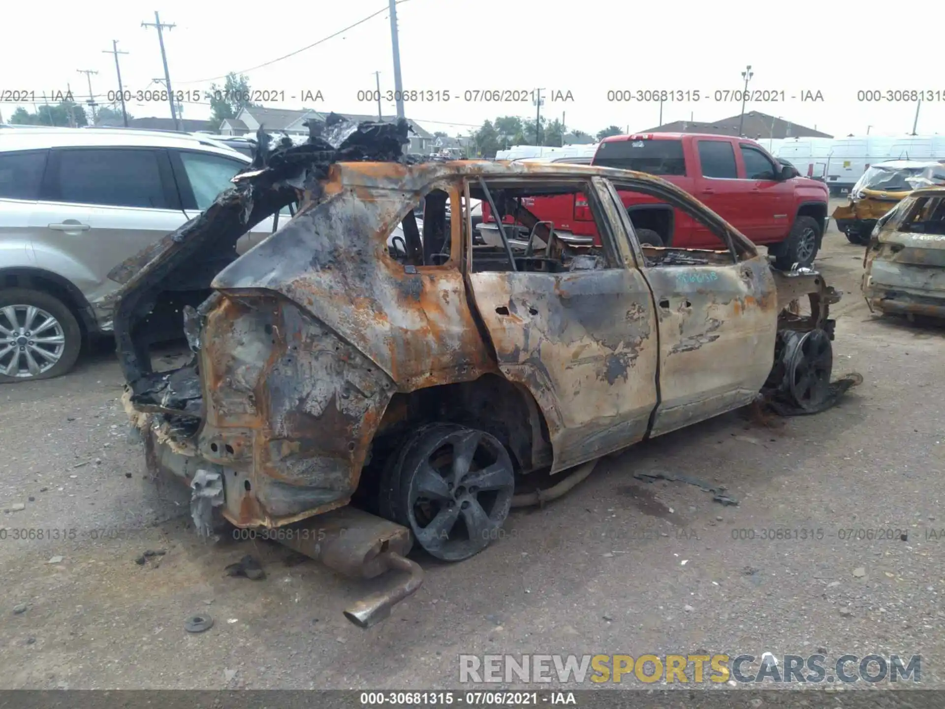 4 Photograph of a damaged car 4T3E6RFVXMU014131 TOYOTA RAV4 2021