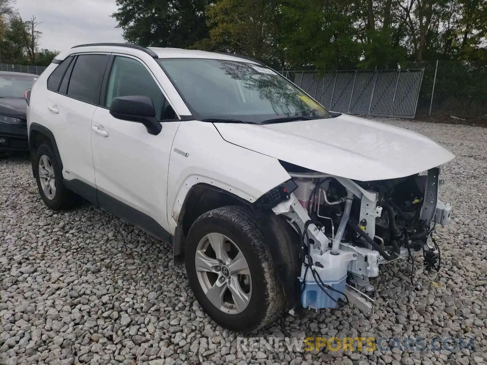 1 Photograph of a damaged car 4T3L6RFV3MU025057 TOYOTA RAV4 2021