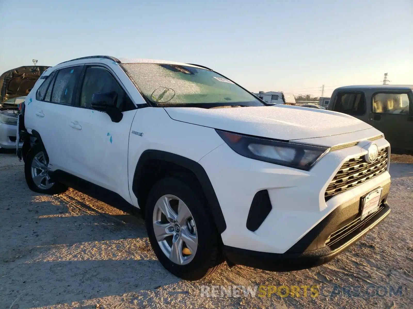 1 Photograph of a damaged car 4T3L6RFV4MU018649 TOYOTA RAV4 2021