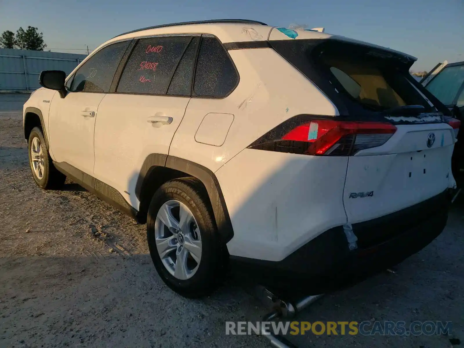 3 Photograph of a damaged car 4T3L6RFV4MU018649 TOYOTA RAV4 2021