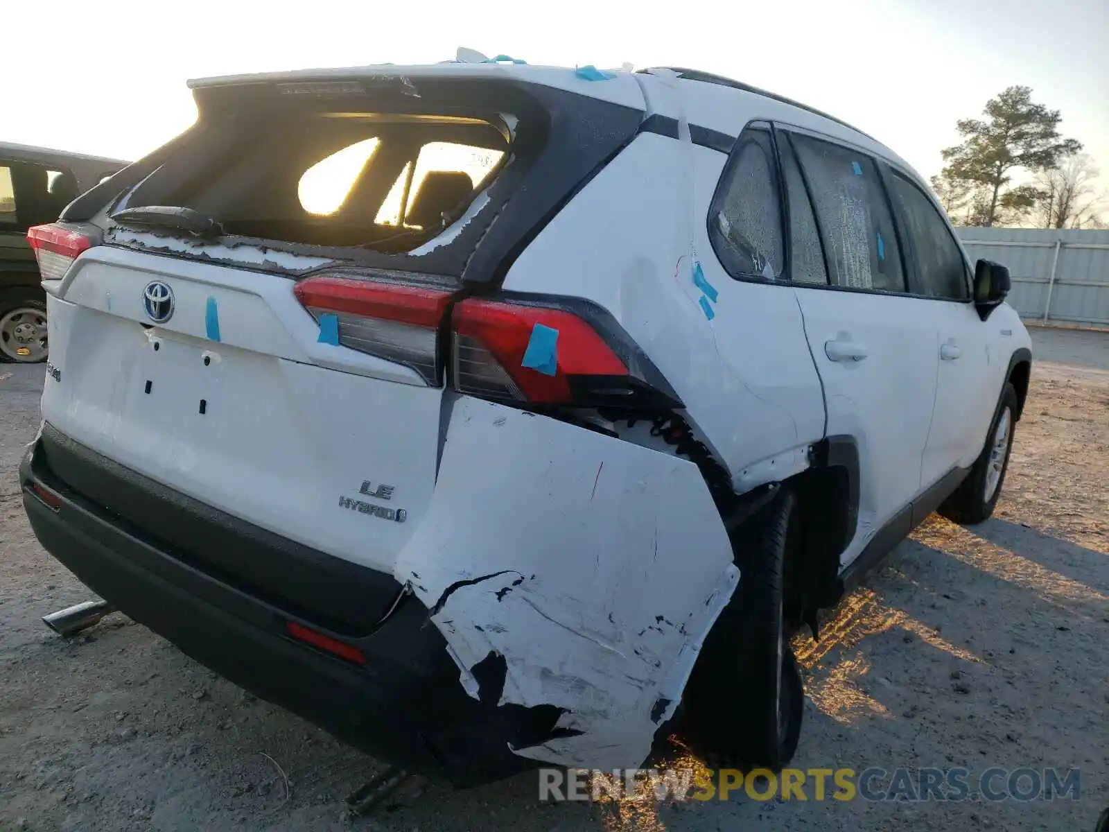 4 Photograph of a damaged car 4T3L6RFV4MU018649 TOYOTA RAV4 2021