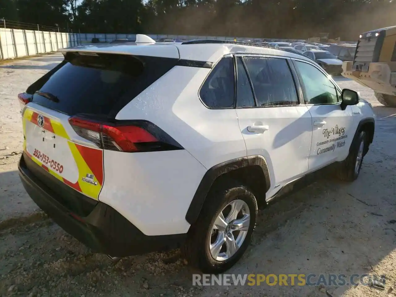 4 Photograph of a damaged car 4T3L6RFV4MU025360 TOYOTA RAV4 2021