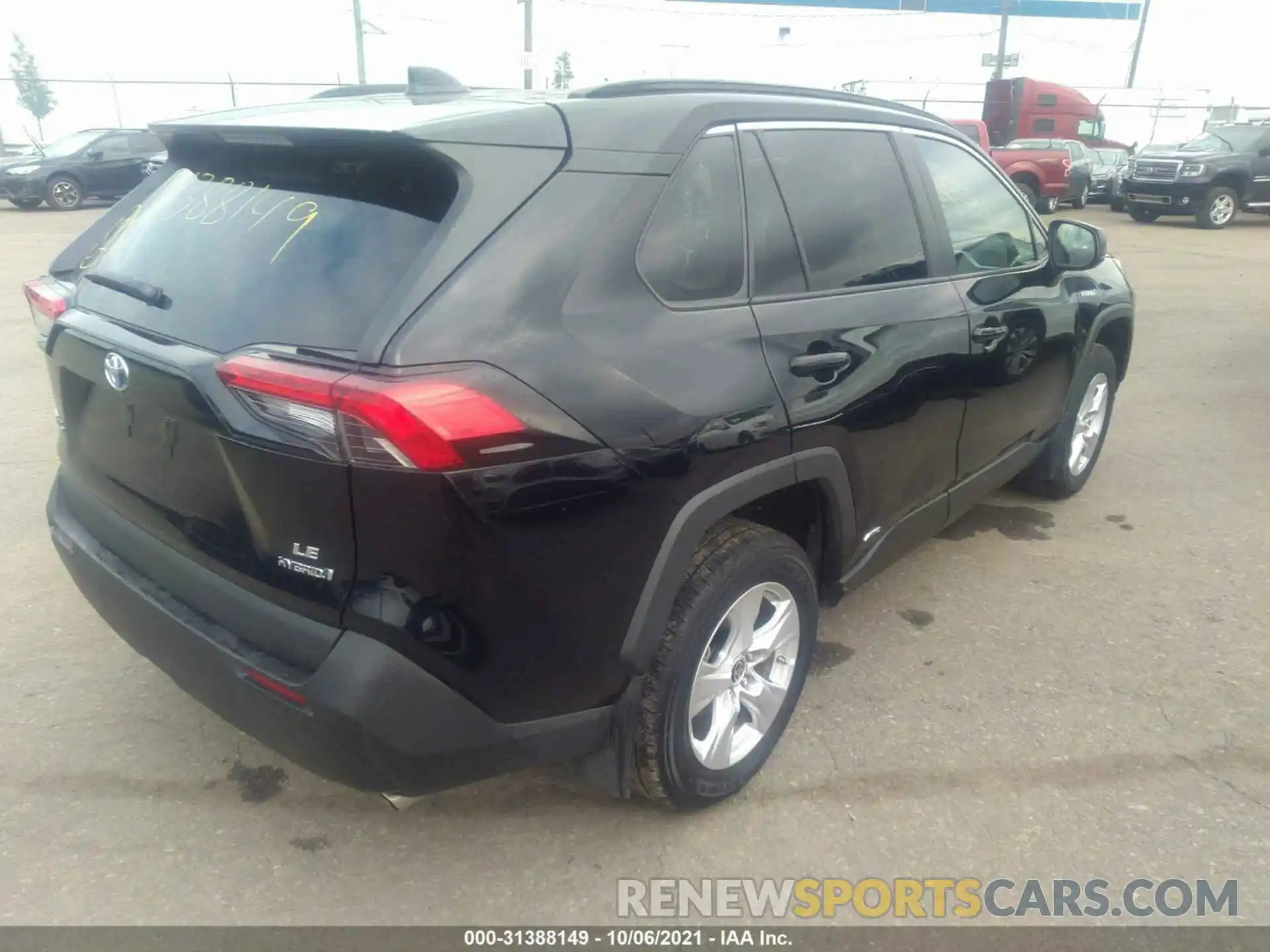 4 Photograph of a damaged car 4T3L6RFV4MU028503 TOYOTA RAV4 2021