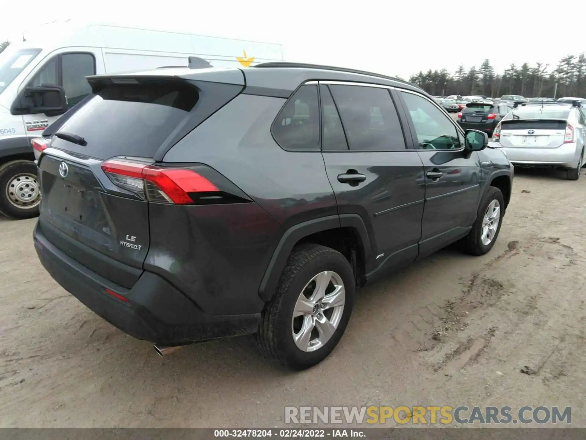 4 Photograph of a damaged car 4T3L6RFV5MU015422 TOYOTA RAV4 2021