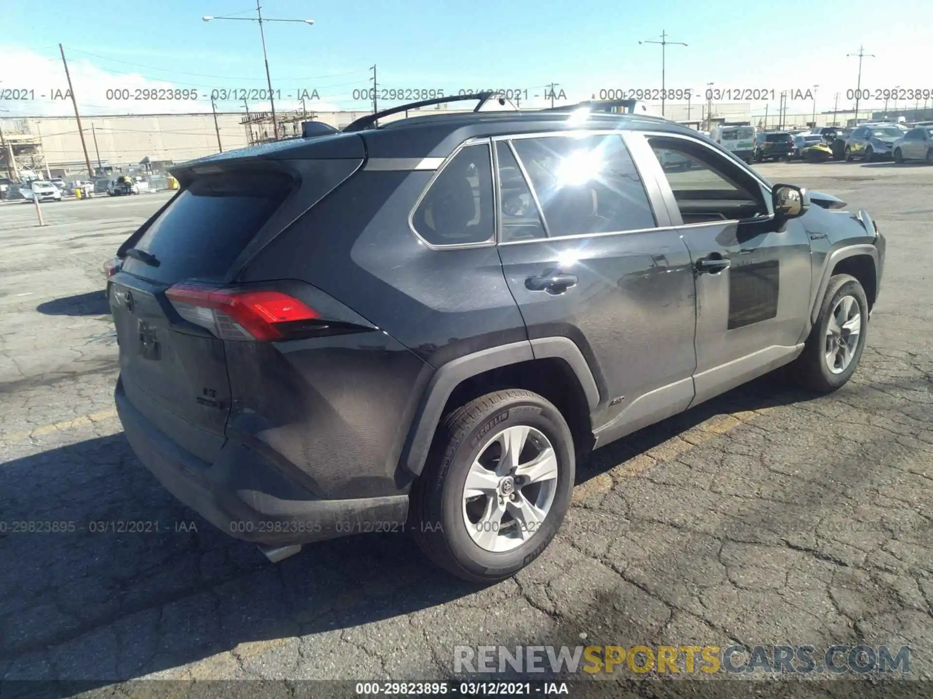 4 Photograph of a damaged car 4T3L6RFV5MU022807 TOYOTA RAV4 2021