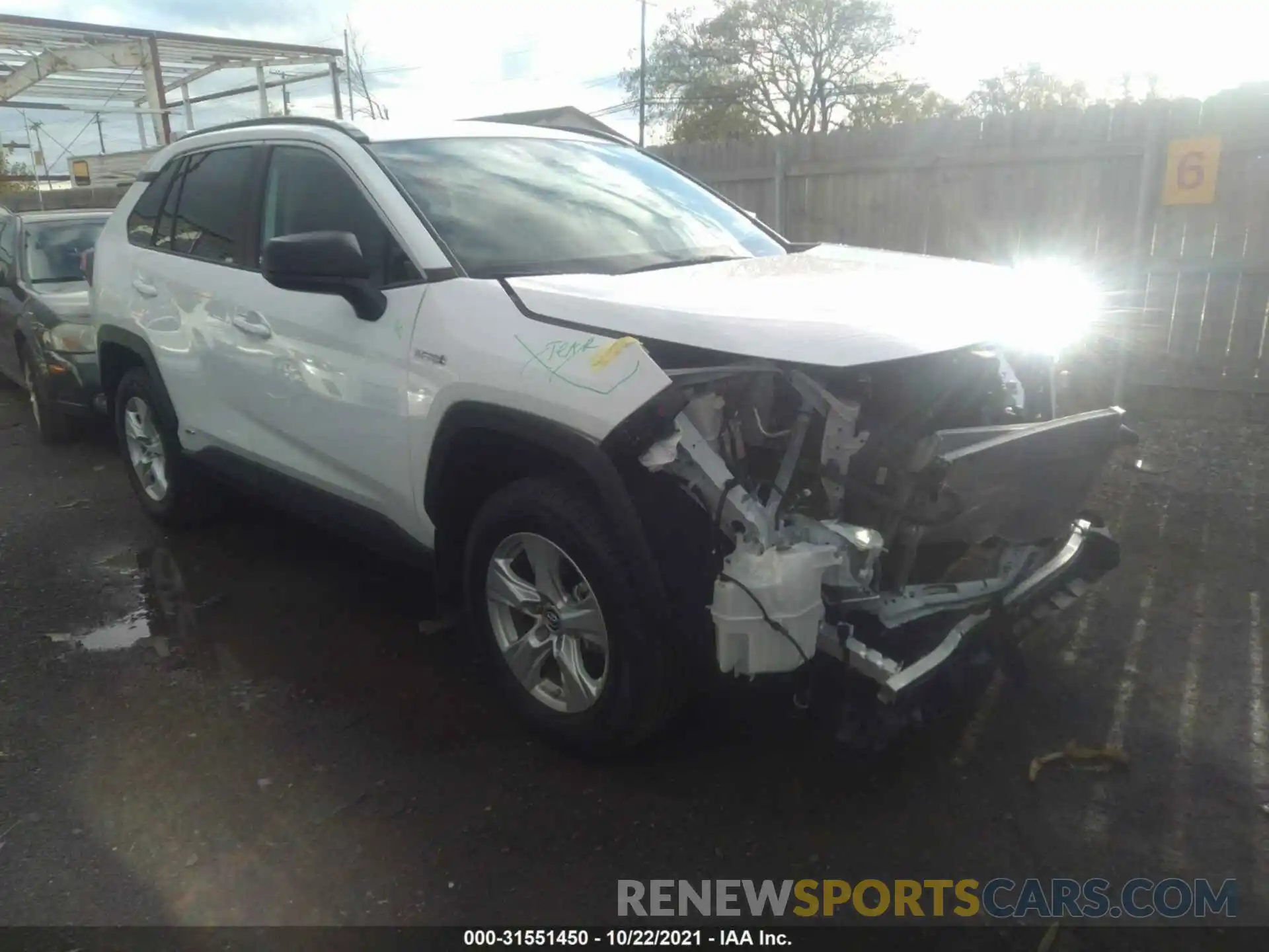 1 Photograph of a damaged car 4T3L6RFV6MU025862 TOYOTA RAV4 2021