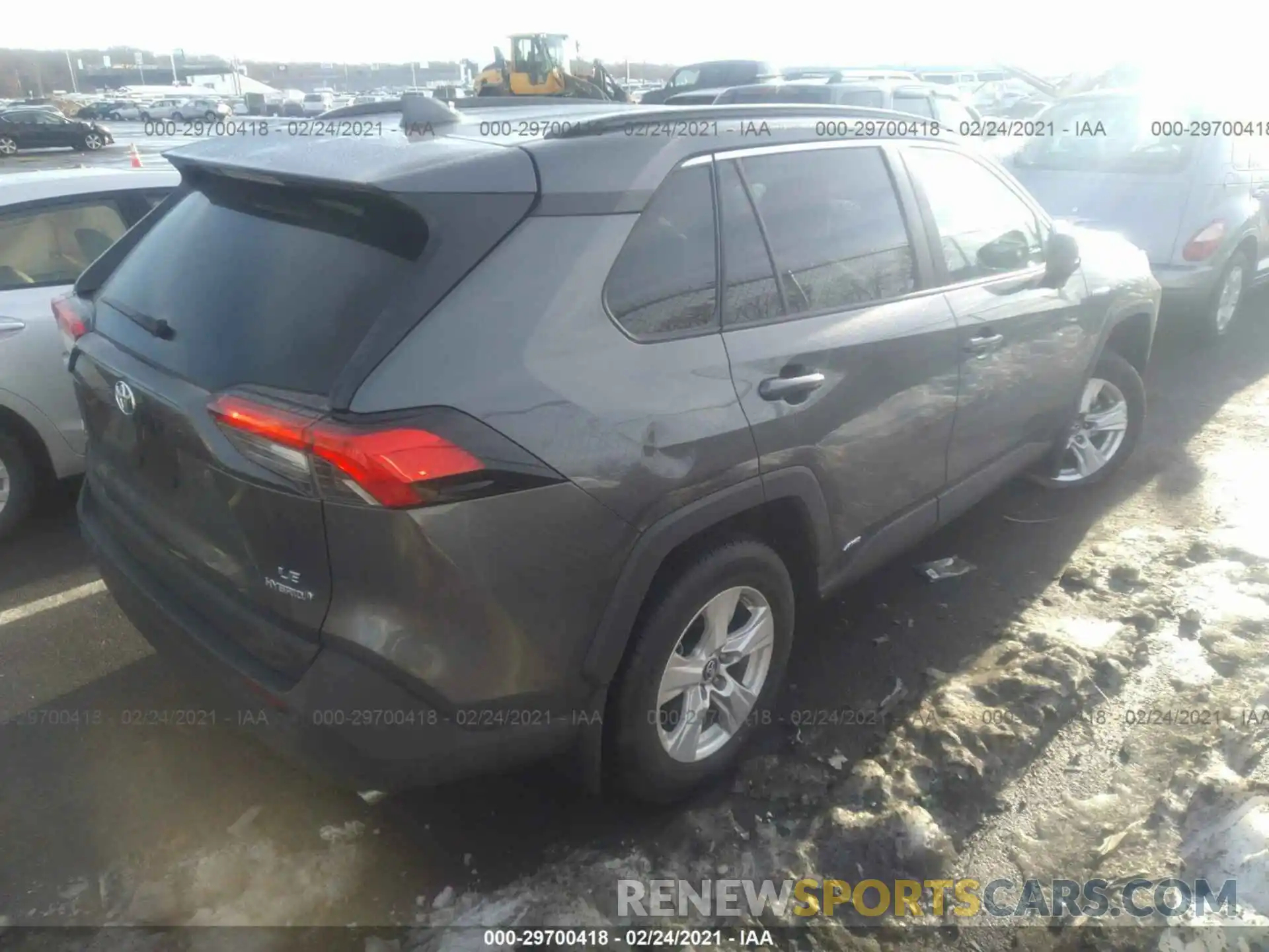 4 Photograph of a damaged car 4T3L6RFV7MU007712 TOYOTA RAV4 2021