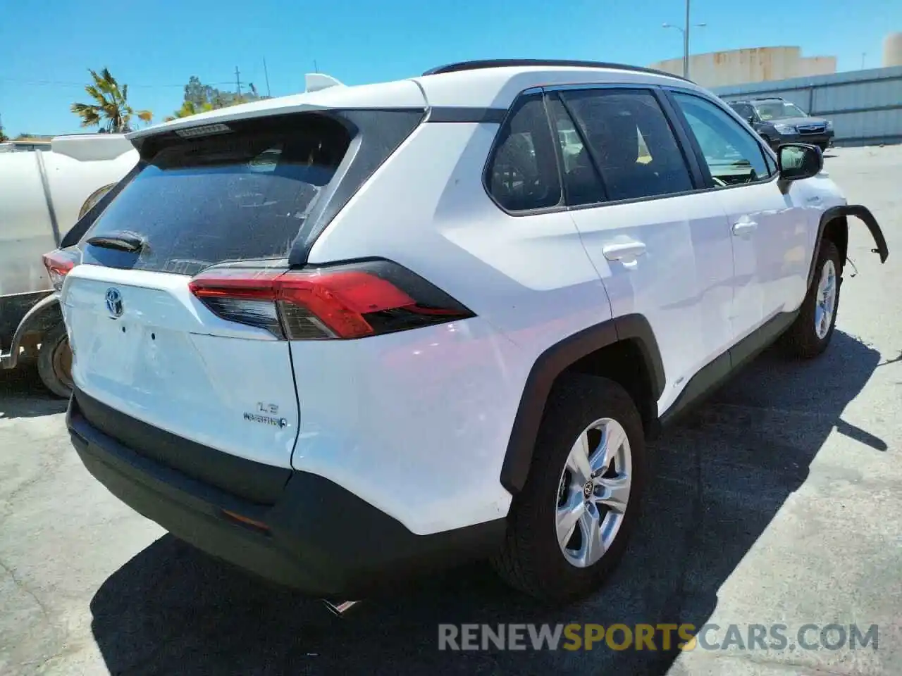 4 Photograph of a damaged car 4T3LWRFV0MU021158 TOYOTA RAV4 2021